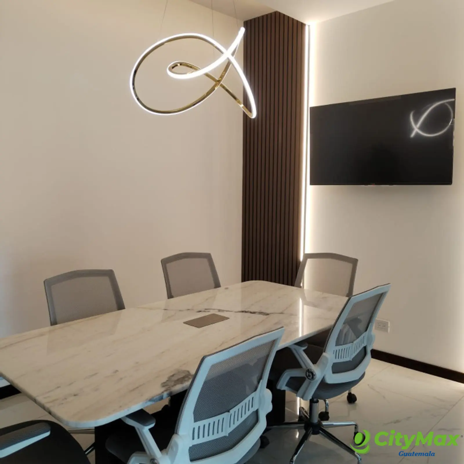 Apartamento Amueblado en Venta o Renta en la Zona 10 - foto 4