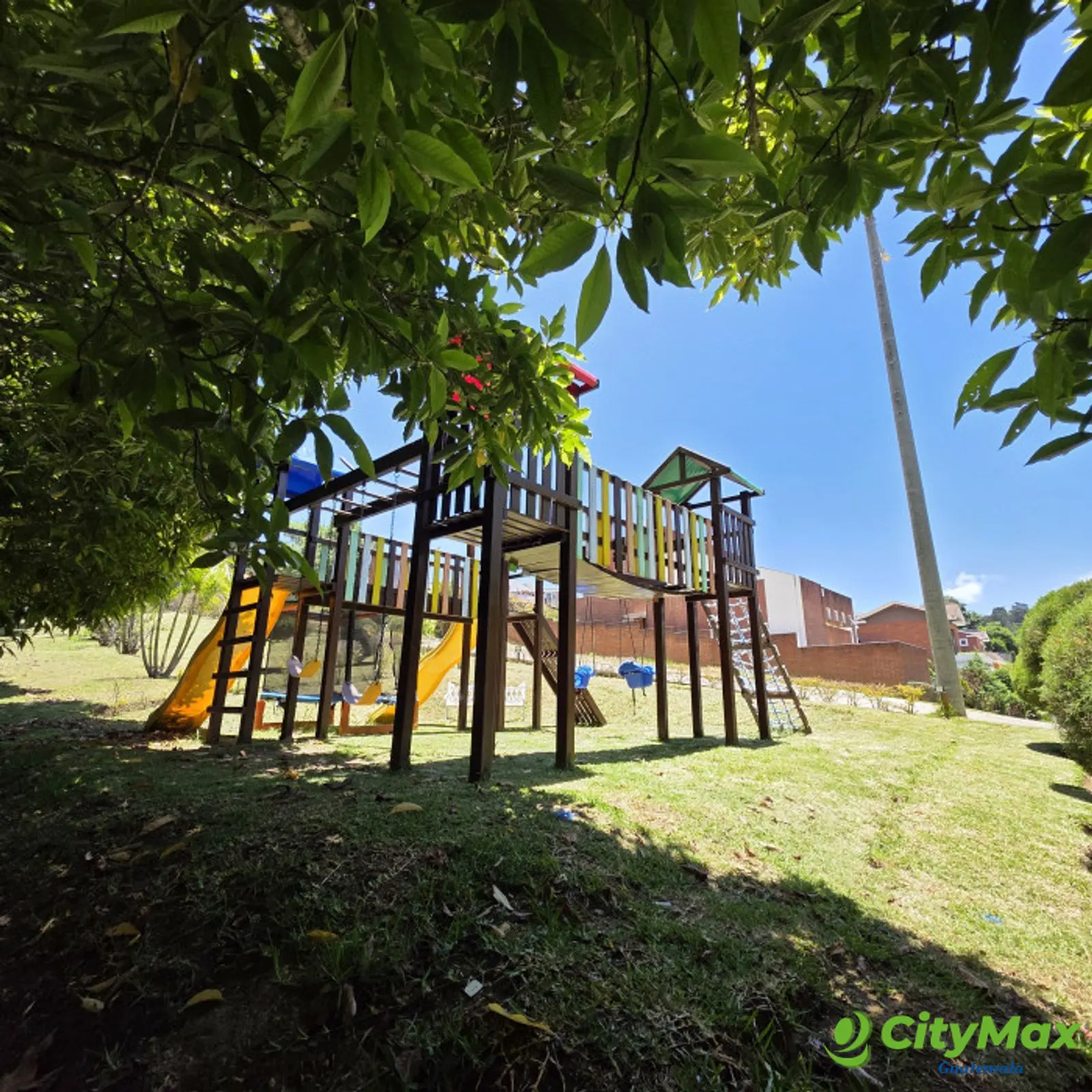 En Carretera a El Salvador amplia casa en venta!!!! - foto 21