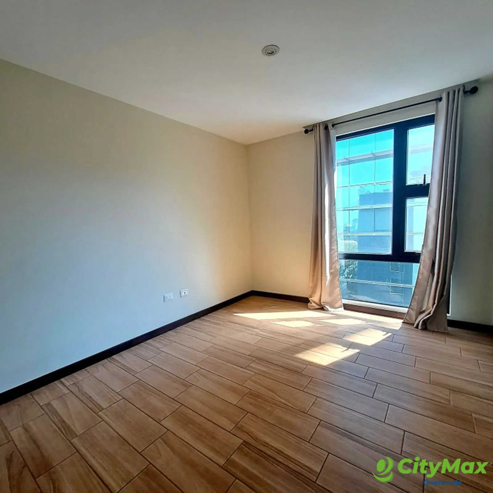 Apartamento en renta zona 15 VH2 - foto 5