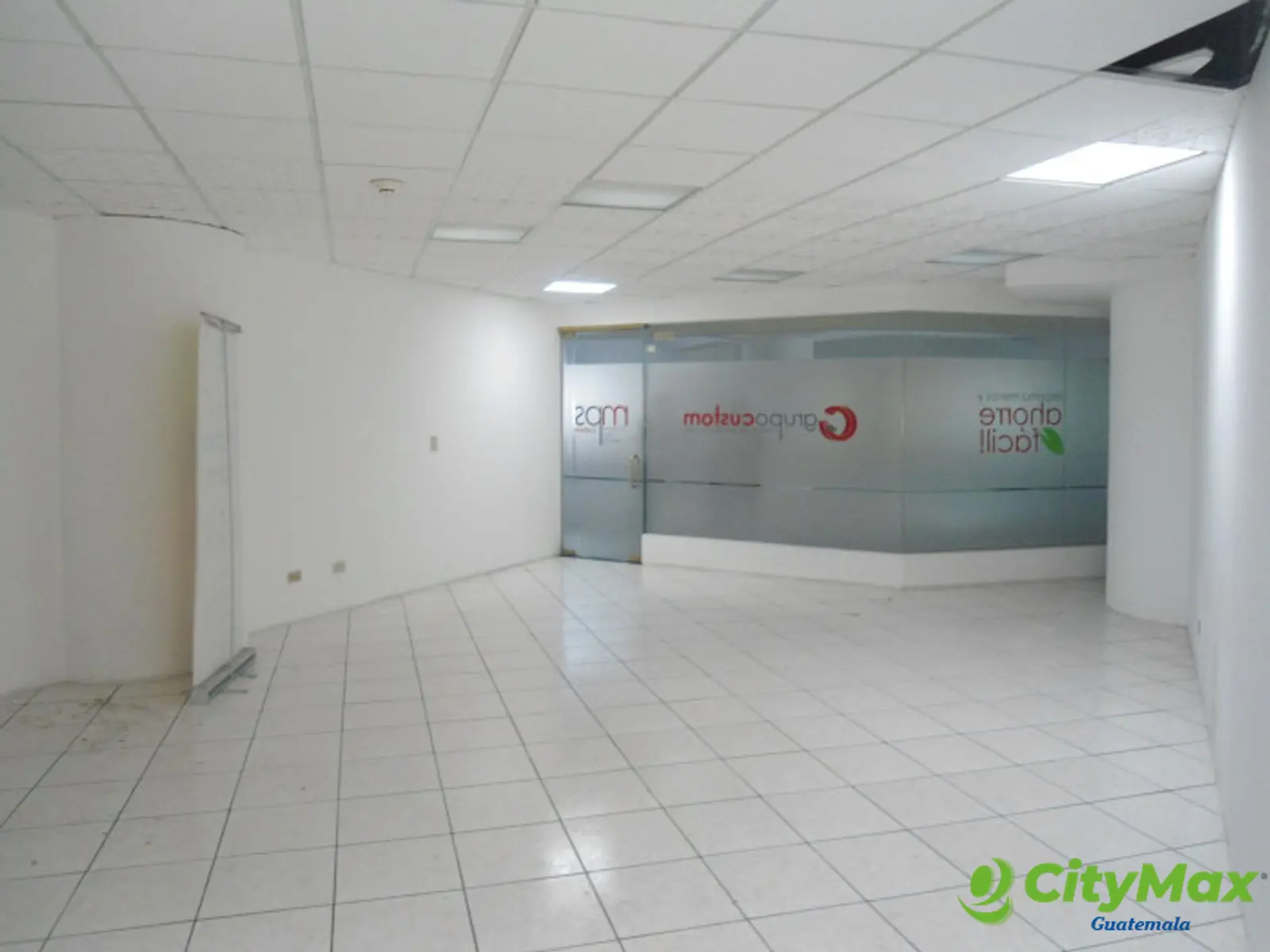 Local en alquiler en zona 10 primero Nivel en renta - foto 4