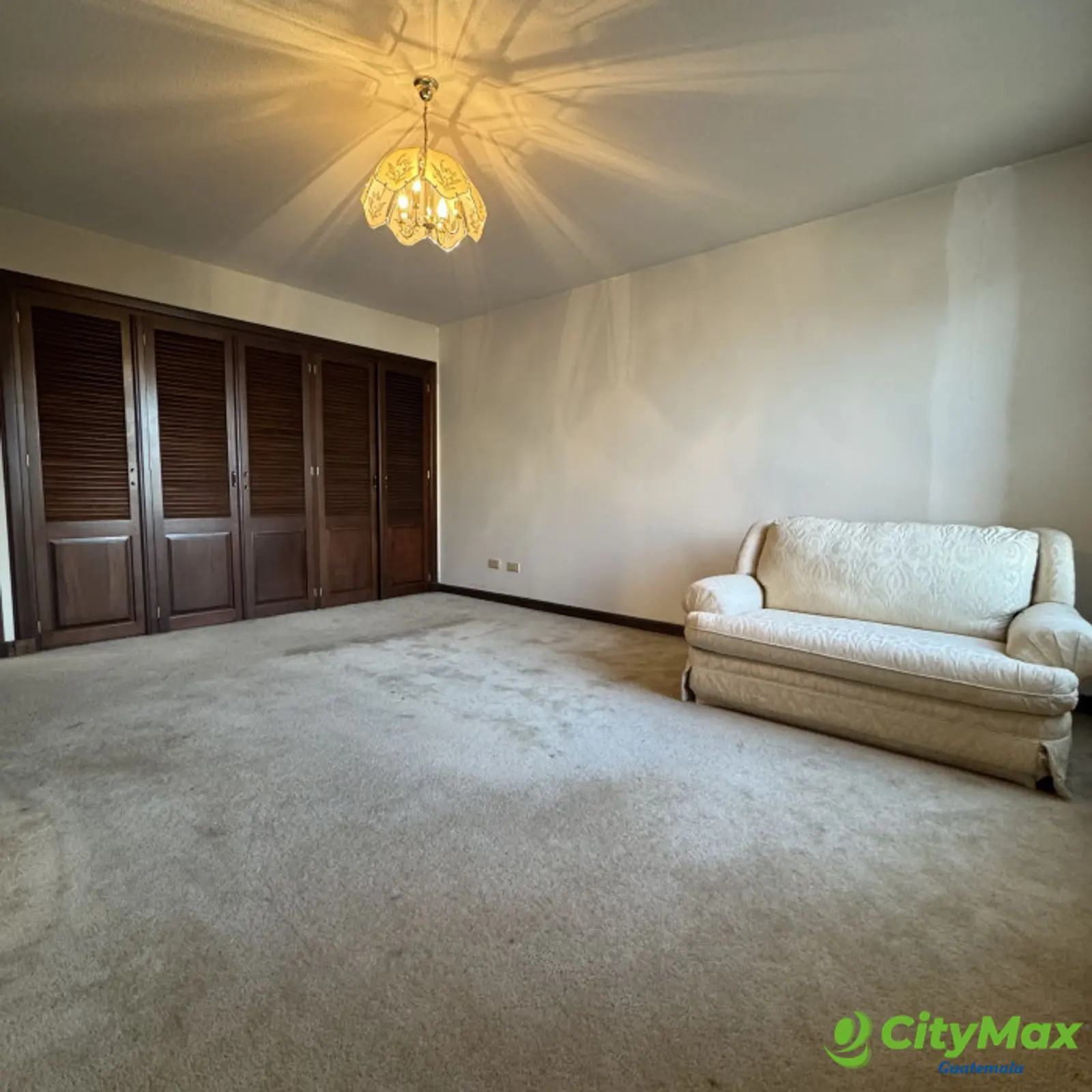 Apartamento en Renta zona 14 Avenida Las Americas - foto 7