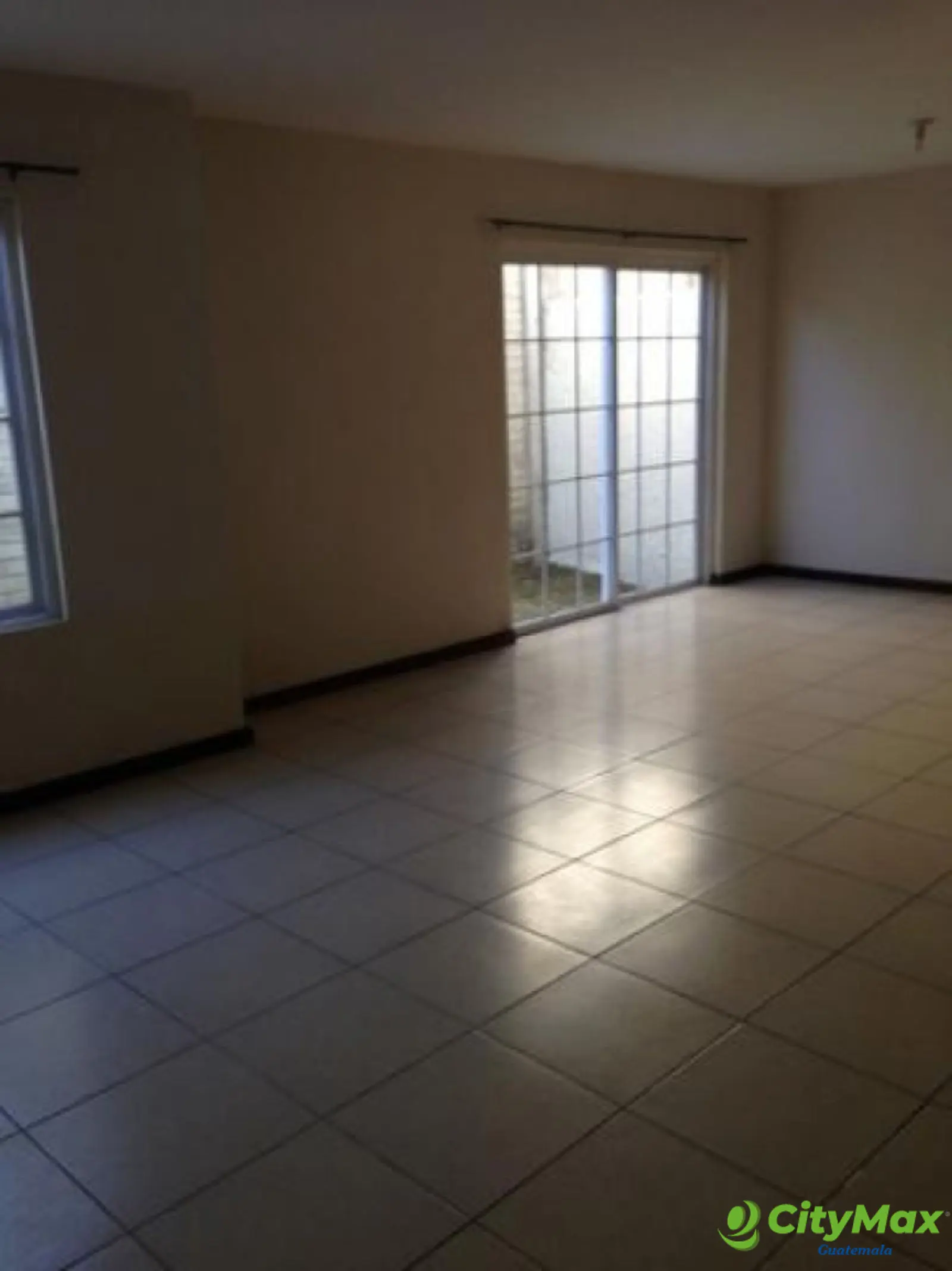 Casa en Venta en Los Cerezos Santa Catarina Pinula - foto 3