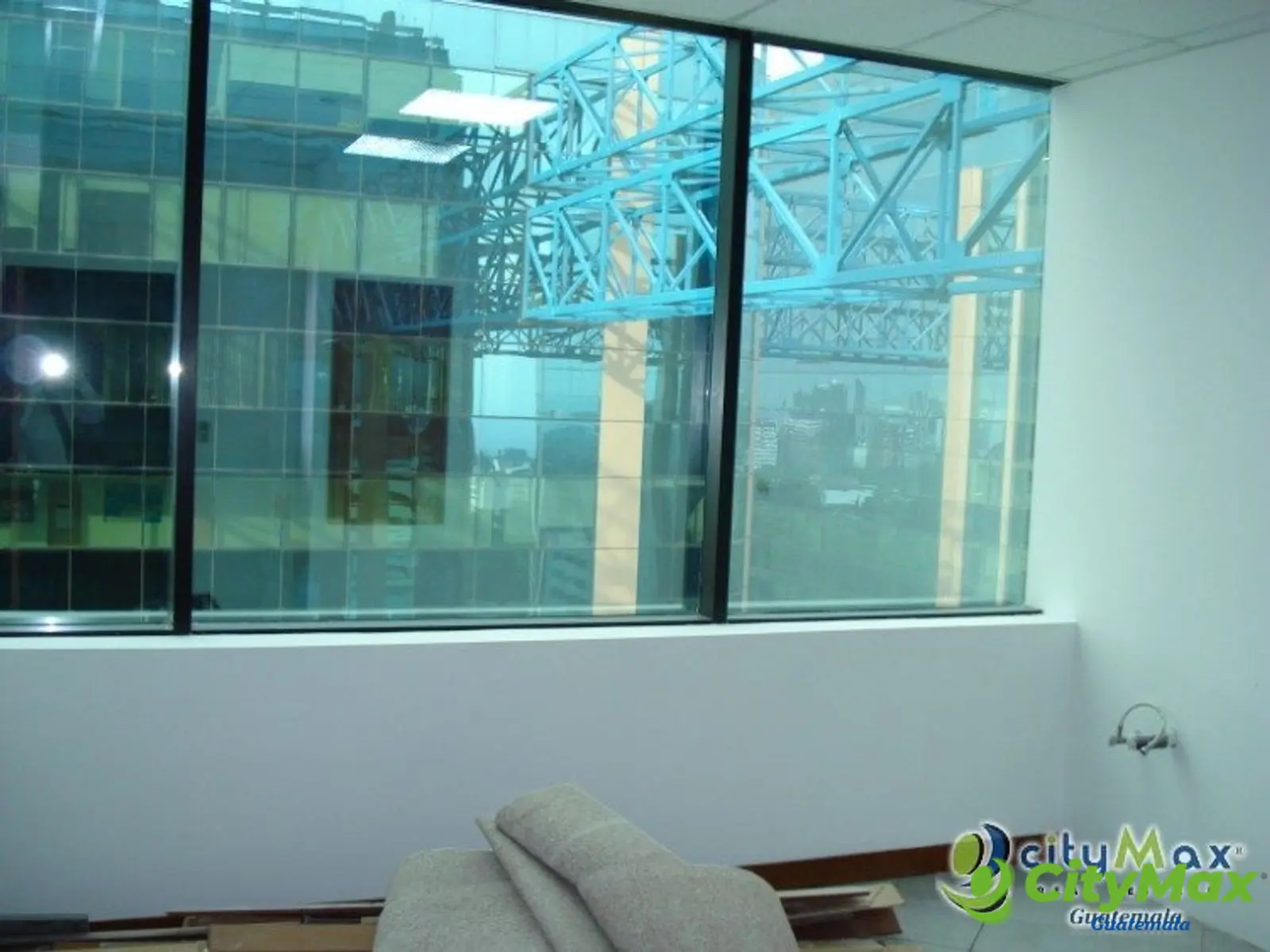 Oficina en alquiler con 255m2 en Zona 14 Europlaza - foto 7