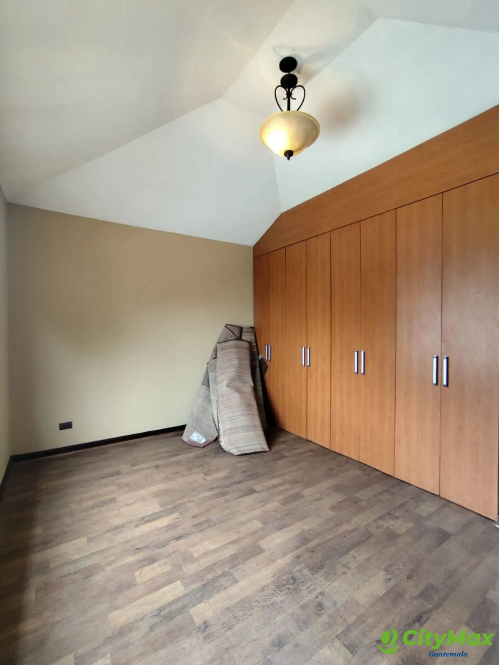 Casa en Renta en Bulevar San Cristóbal Zona 8 de Mixco - foto 19