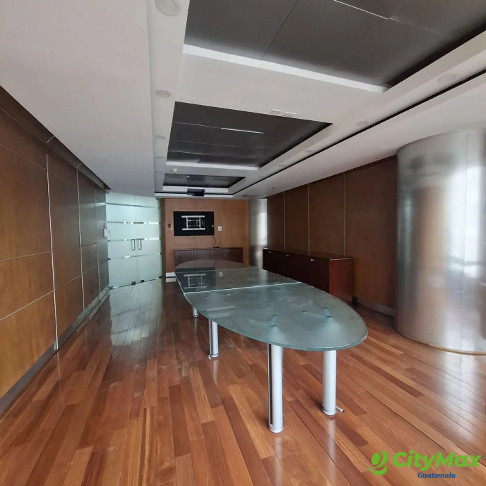 Oficina en venta en zona 10 Medio nivel Para inversión  - foto 6