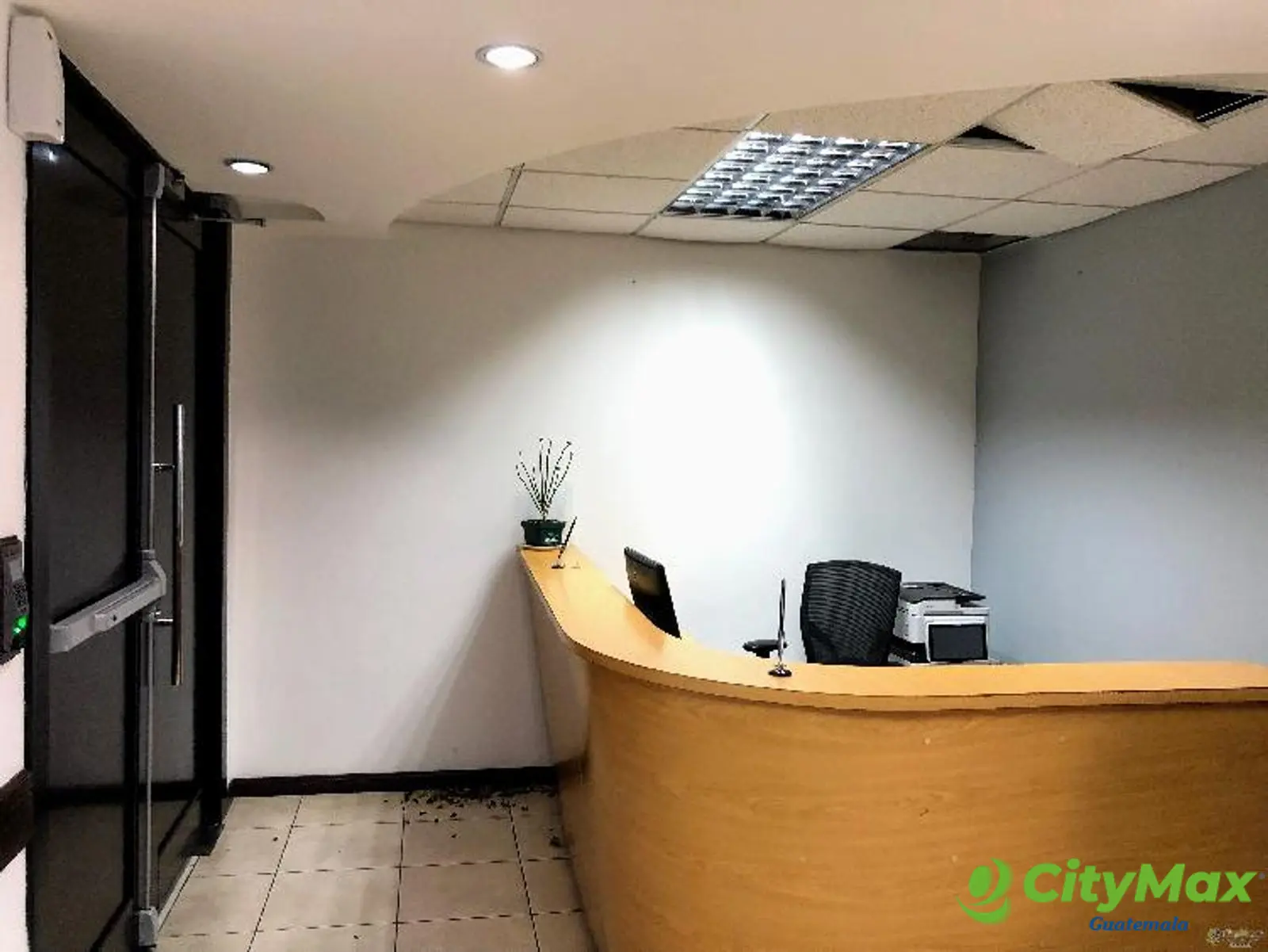 Oficina venta para inversión zona 10 Guatemala - foto 3