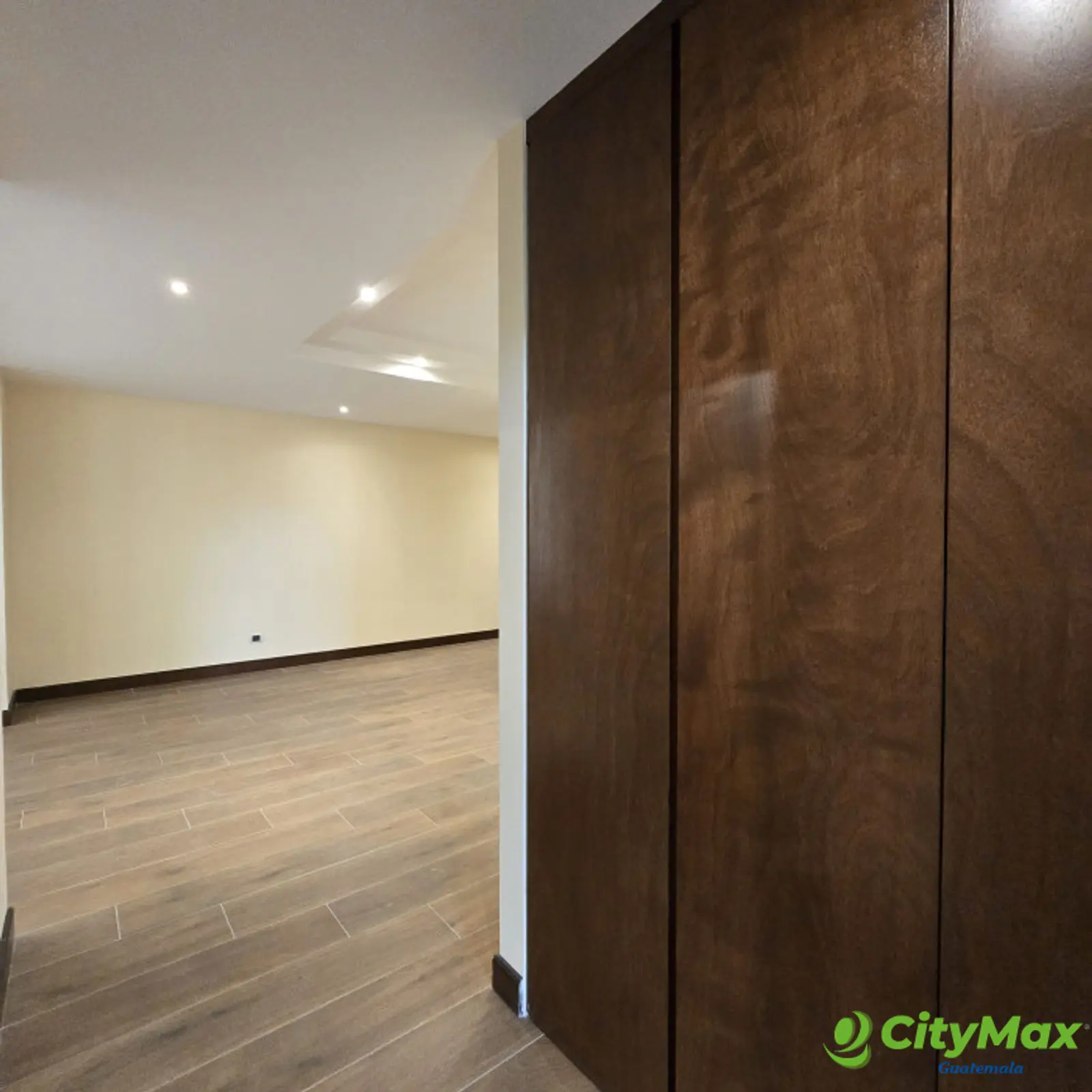 En venta apartamento en Oakland zona 10 Guatemala - foto 12