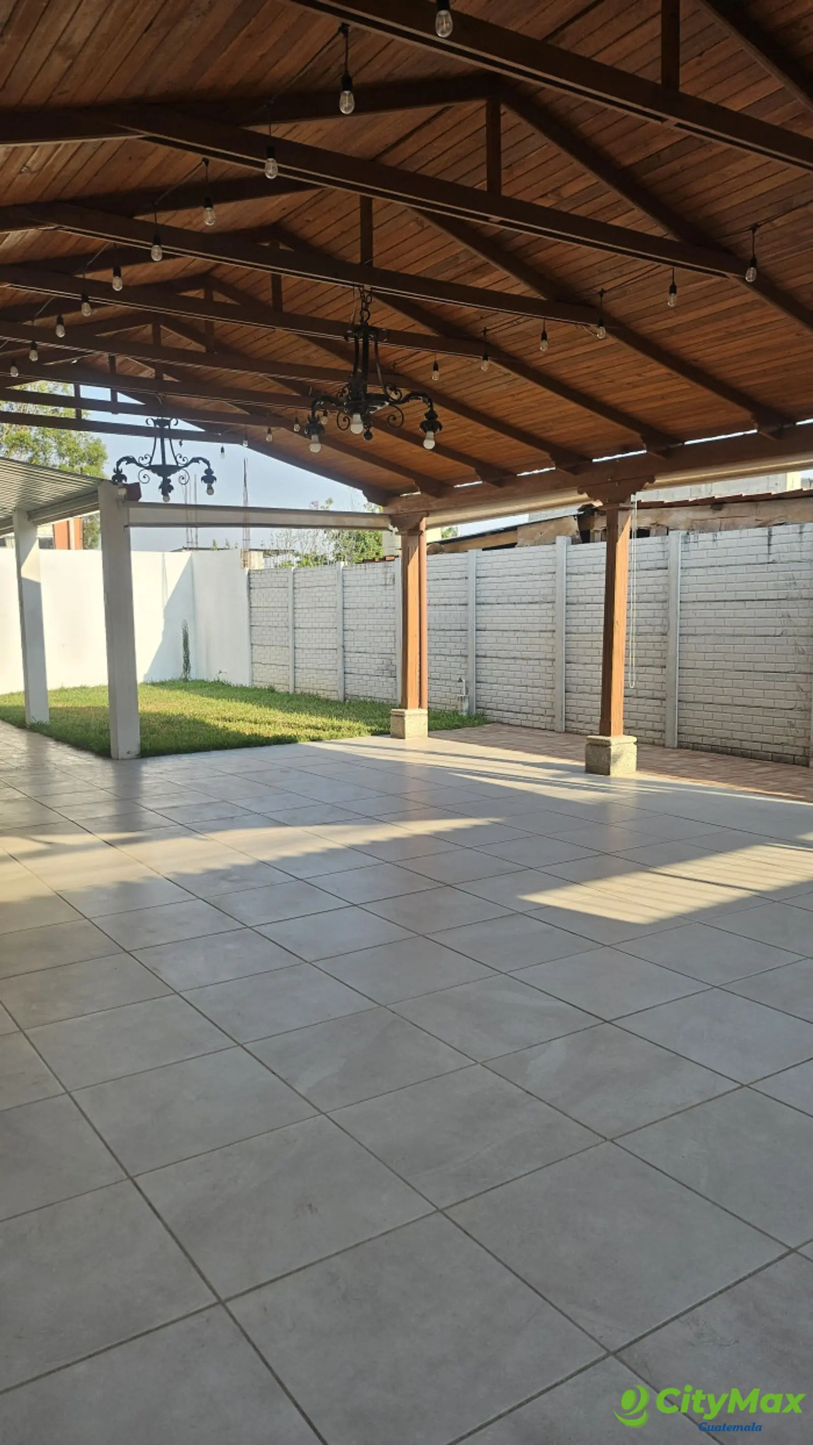 Local Comercial en Renta en Pinares San Cristóbal Guate - foto 3