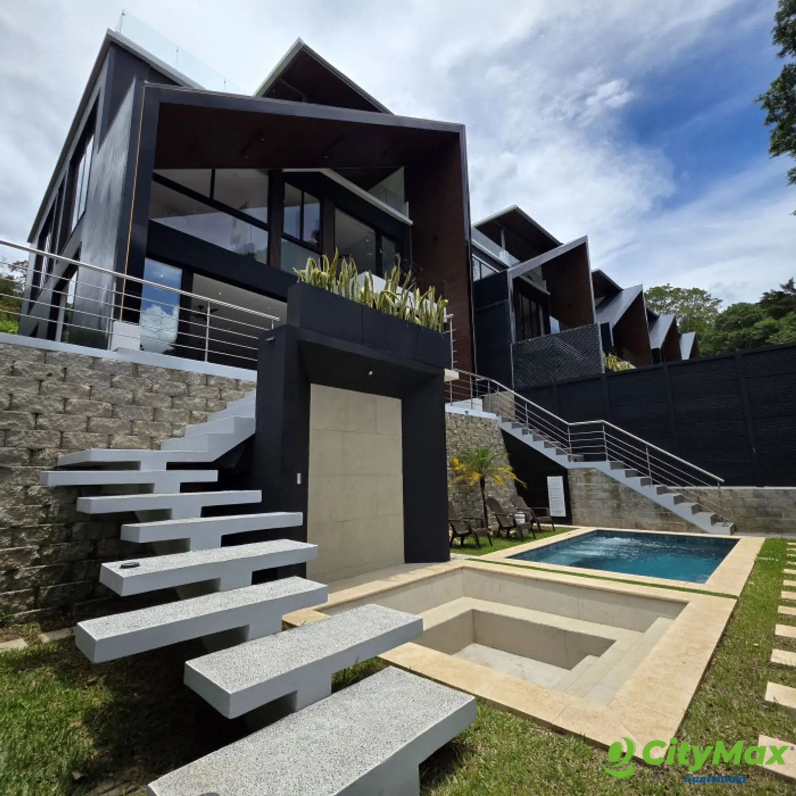 Exclusiva Casa en Venta en Laguna El Pino Santa Rosa - foto 2