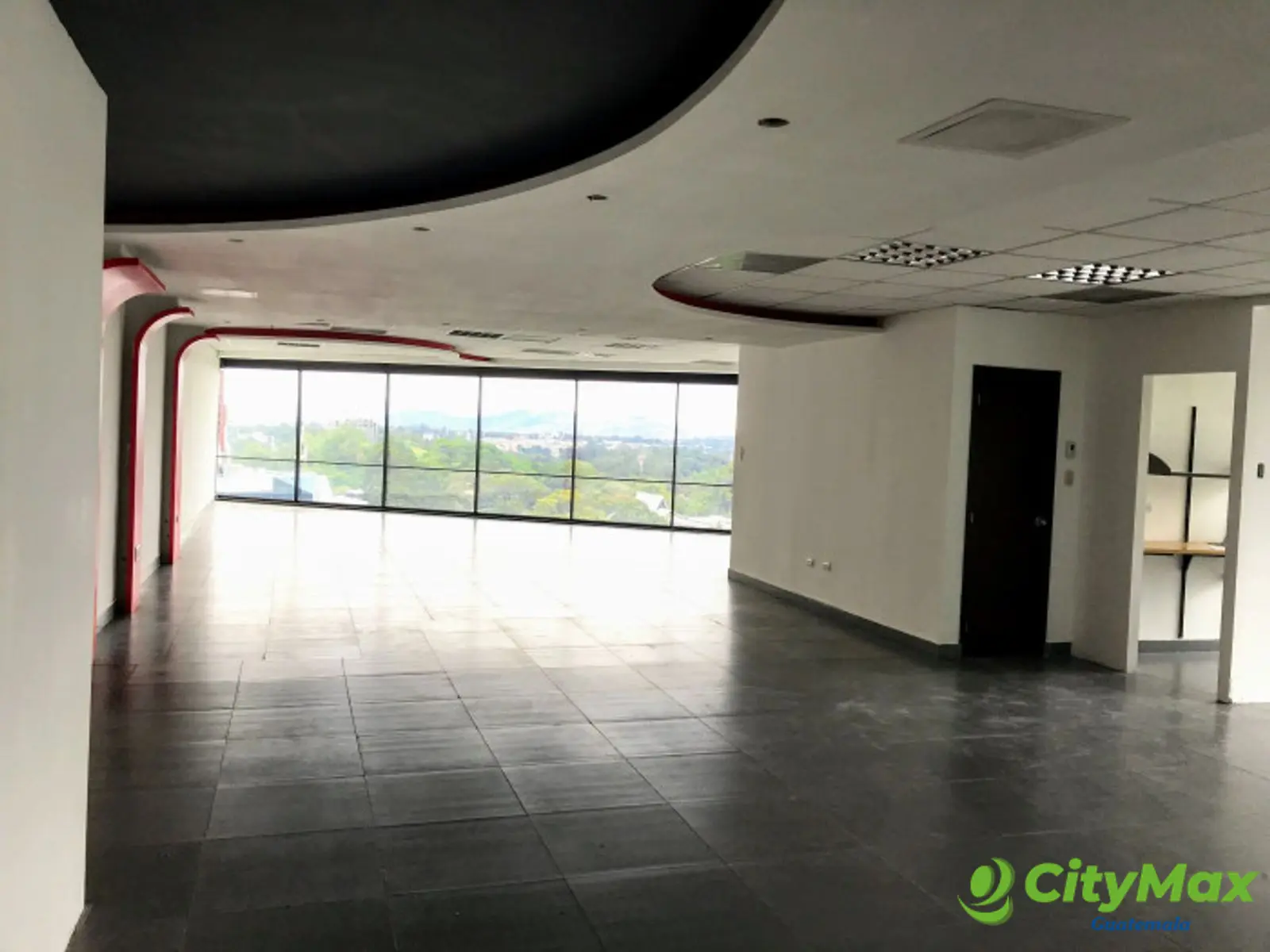 Oficina en renta o venta en zona 10 Guatemala - foto 4