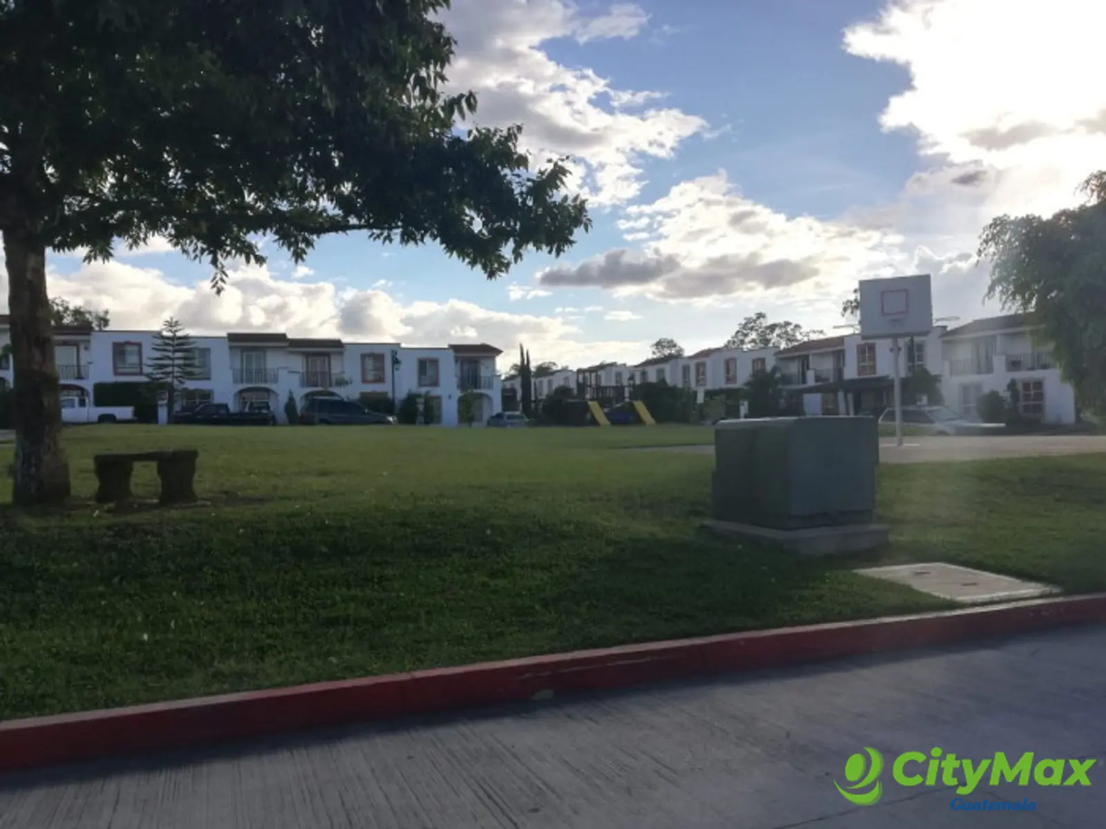 Casa En Venta En Alameda de Santa Clara Villa Nueva - foto 3
