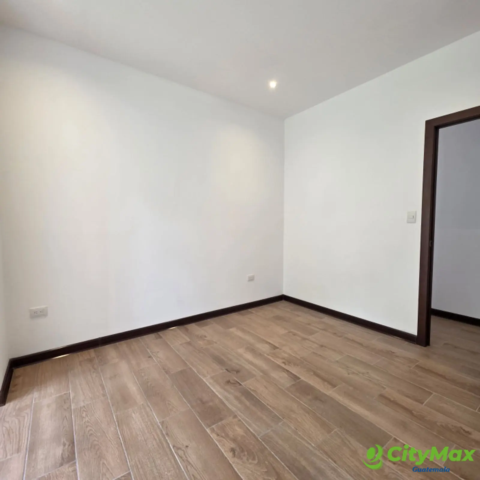 Exclusiva Casa en Venta en Laguna El Pino Guatemala - foto 16