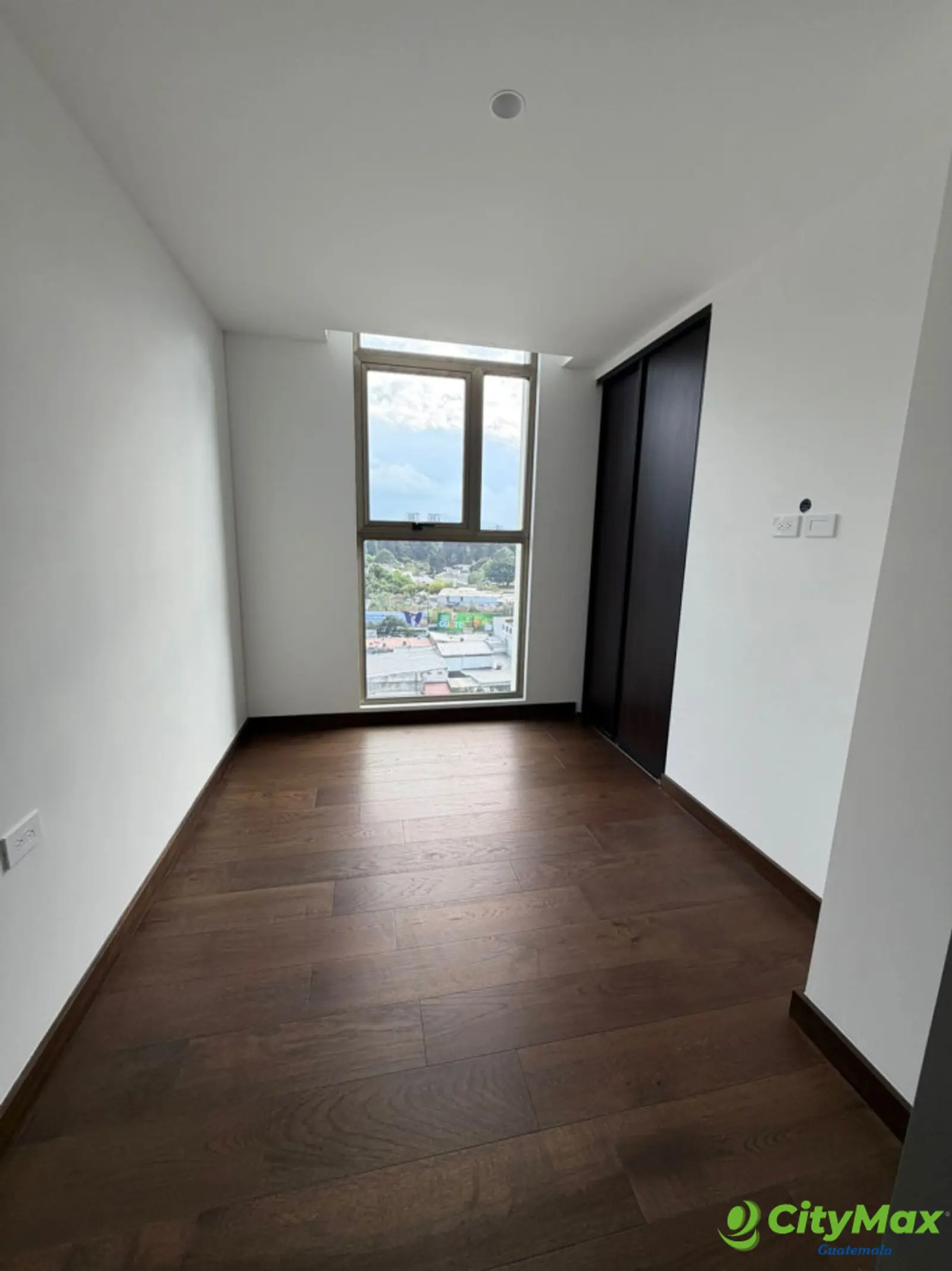 Apartamento en Renta de 3 Habitaciones en zona 10 - foto 7