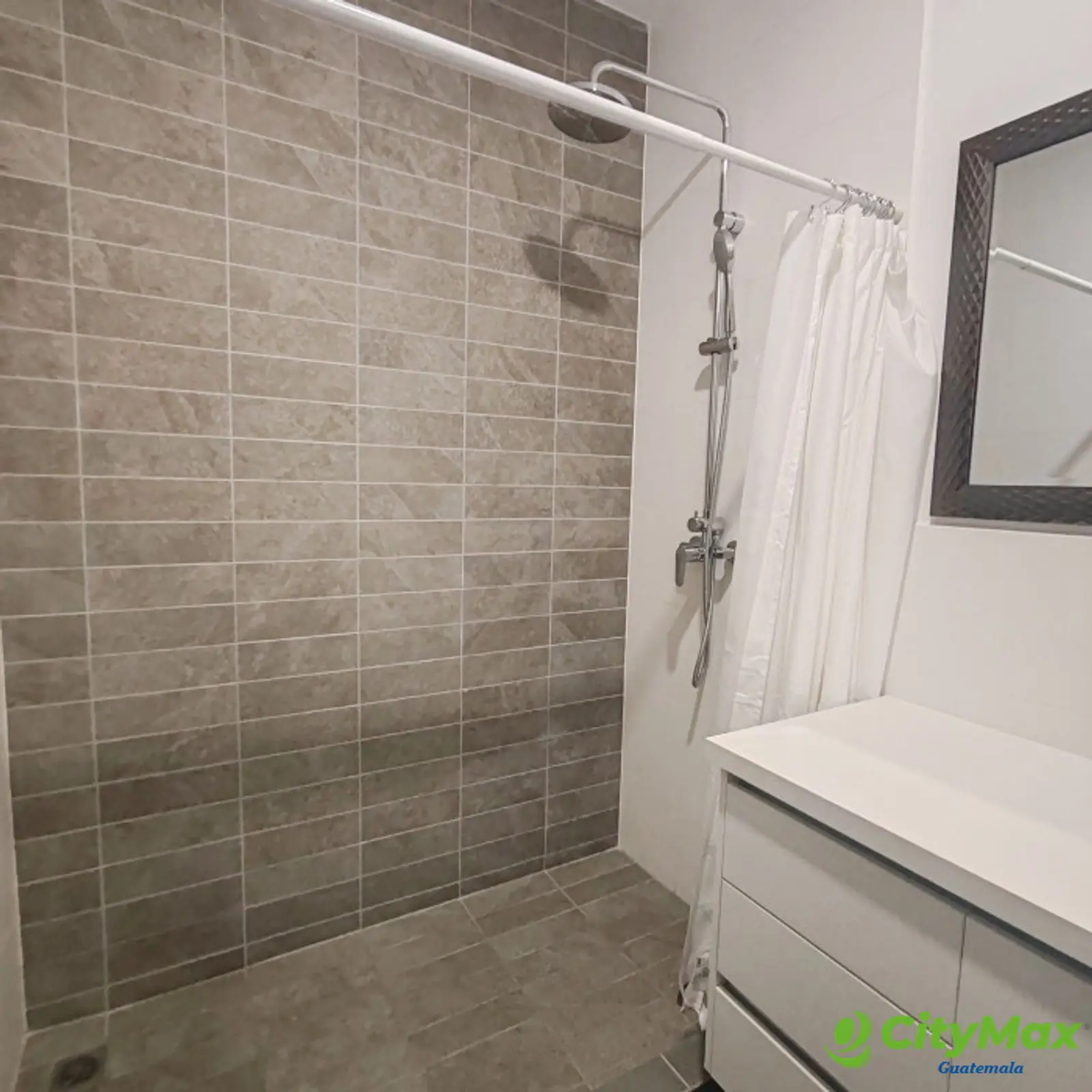 Apartamento en renta en Lirios de Cayala zona 16 - foto 12