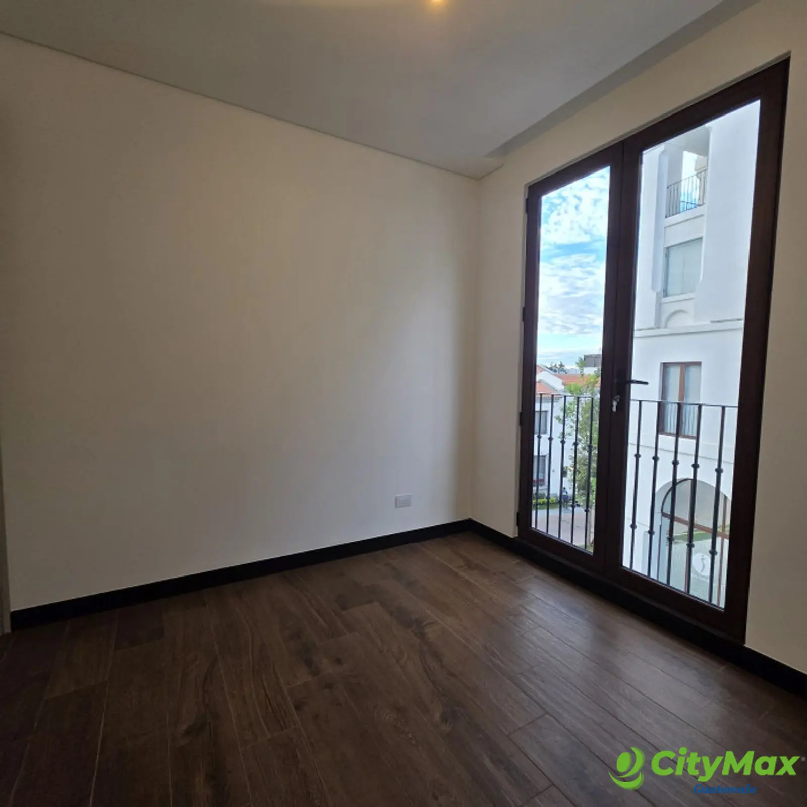 En Venta apartamento Zona 16 Lirios de Cayala - foto 8