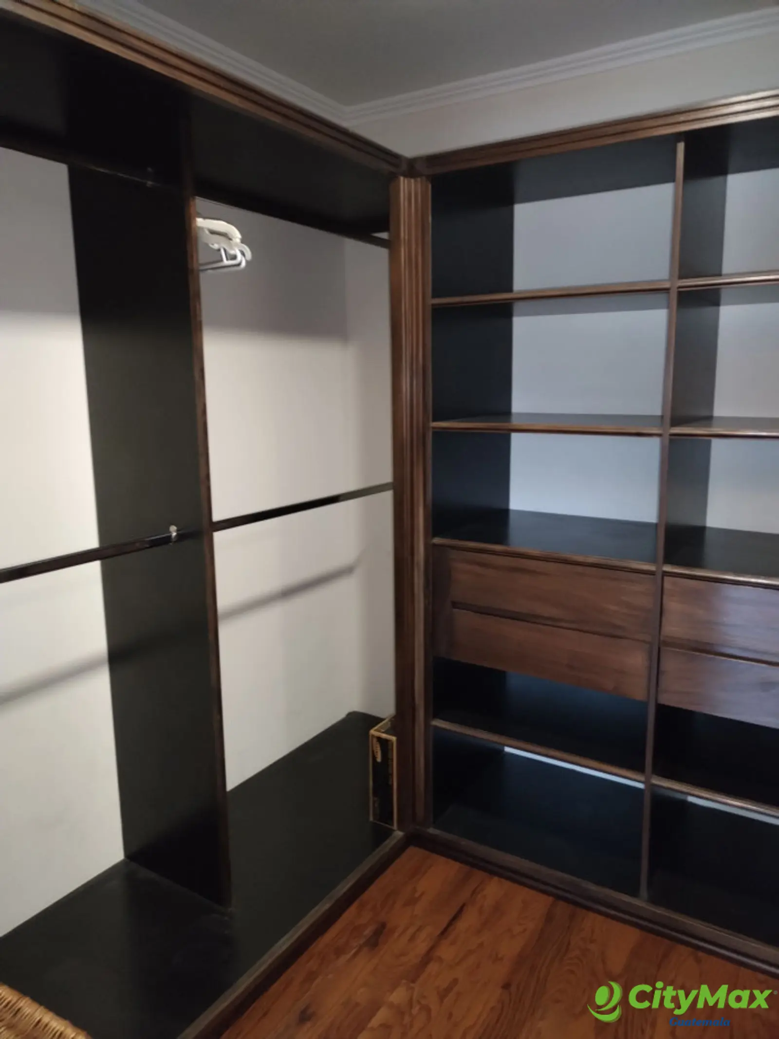 Apartamento en venta zona 10 con 3 habitaciones  - foto 21