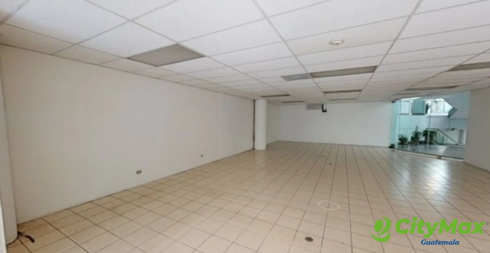 Local comercial en renta en zona 10 Murano Center - foto 3