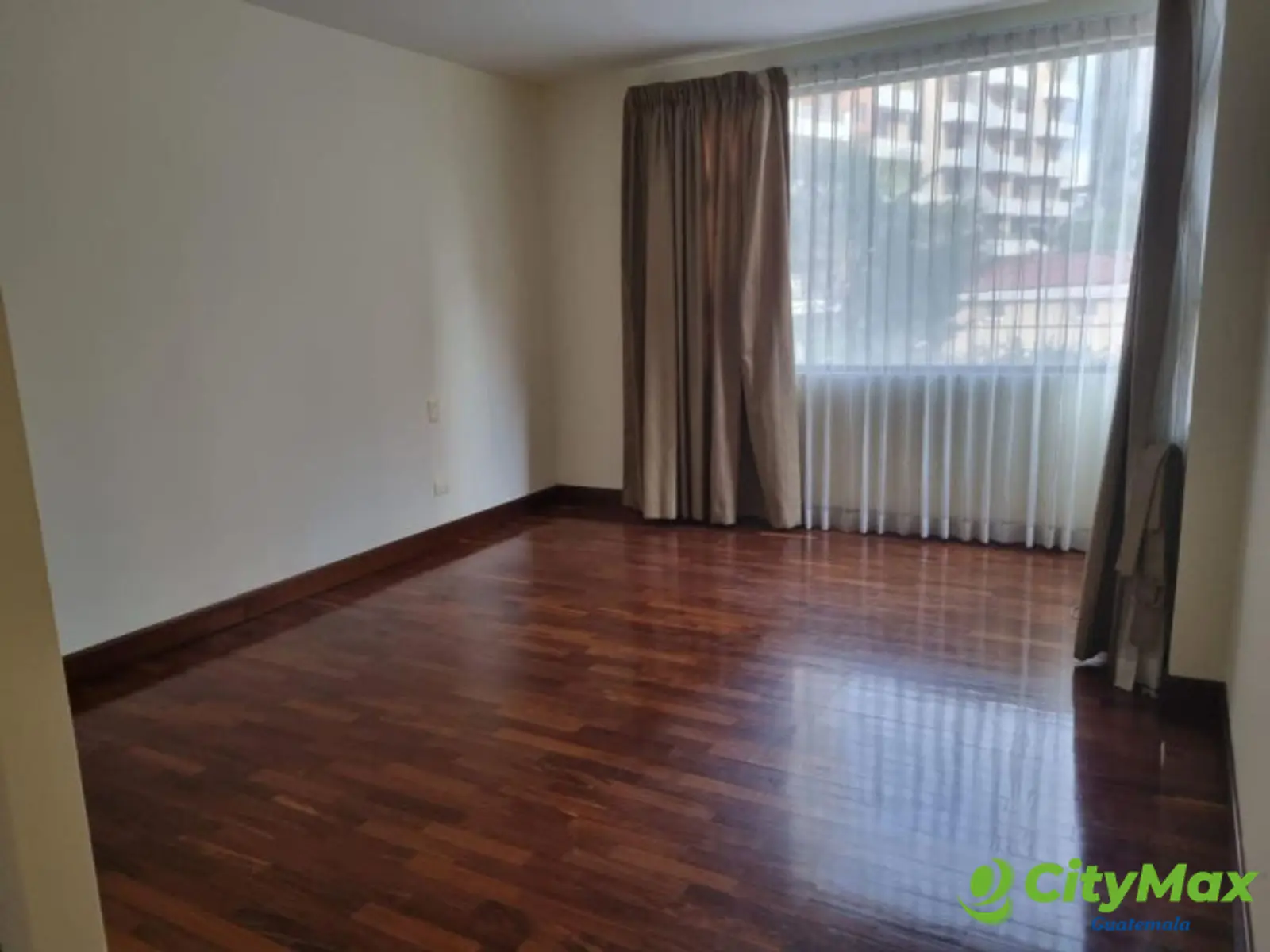 Apartamento En Renta en Zona 10 Altos De Santa Clara - foto 2