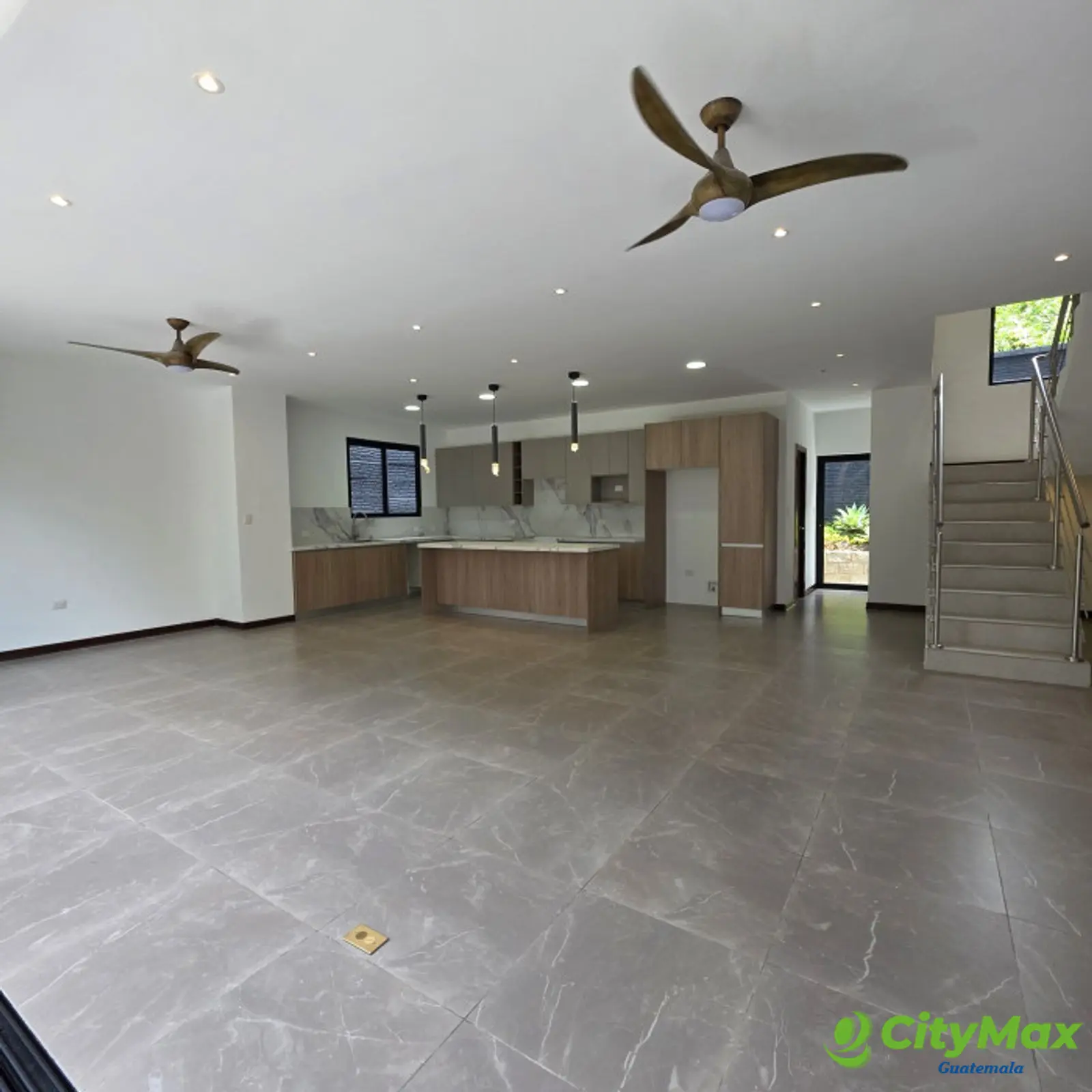 Exclusiva Casa en Venta en Laguna El Pino Guatemala - foto 3