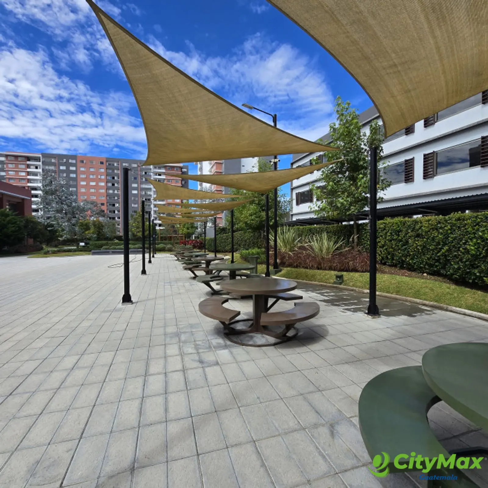 Apartamento con habitación servicio en Venta Zona 14 - foto 5