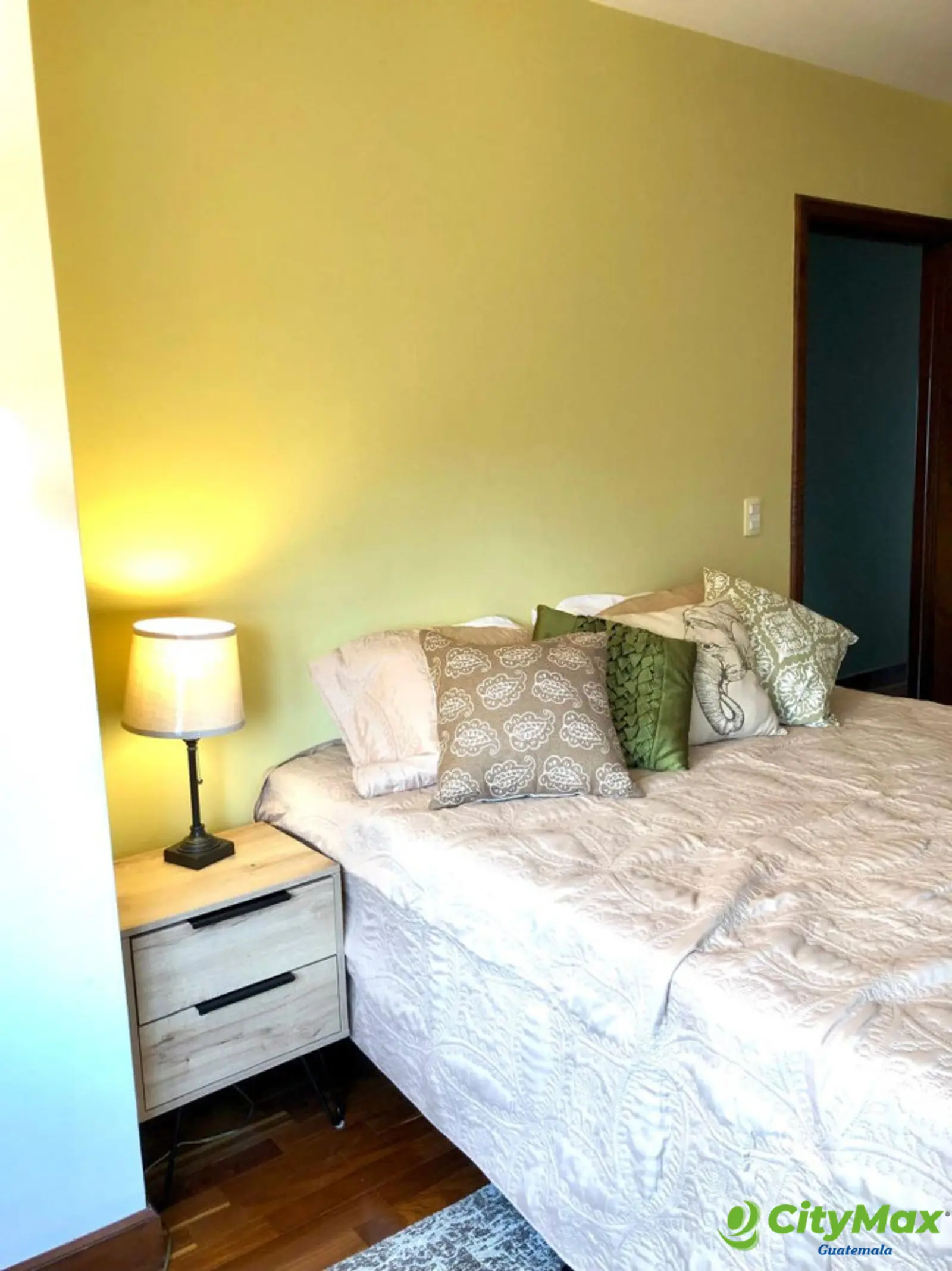 Apartamento amueblado cerca de La Estacion Zona 10 - foto 8