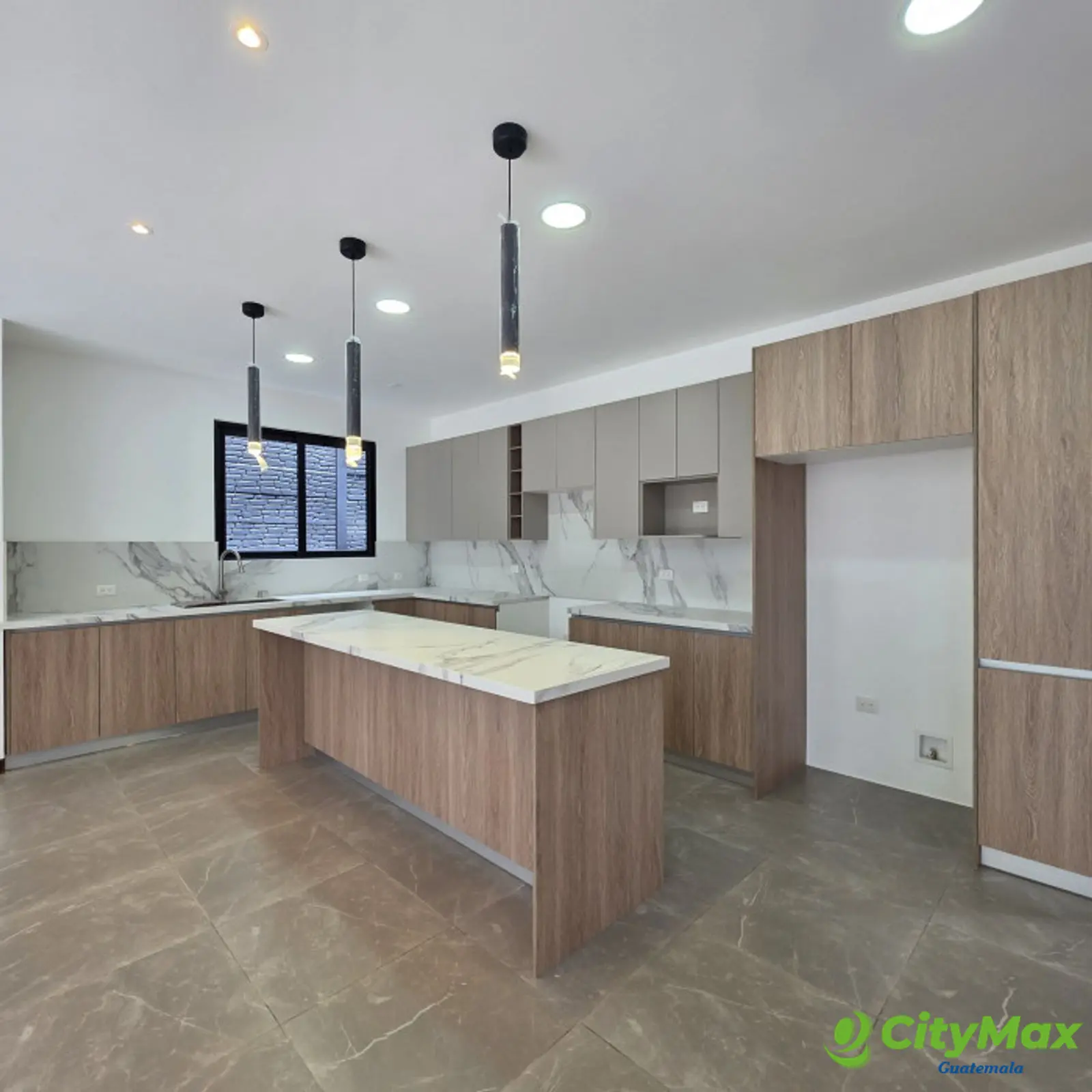 Exclusiva Casa en Venta en Laguna El Pino Guatemala - foto 4