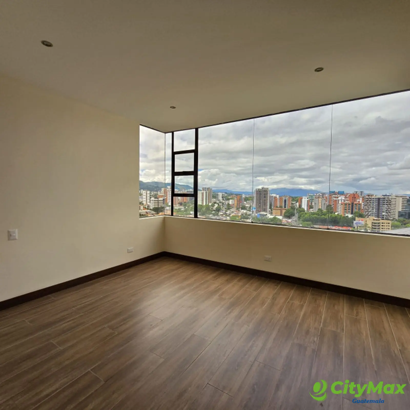 En Venta Apartamento en Zona 10 REMODELADO  - foto 20