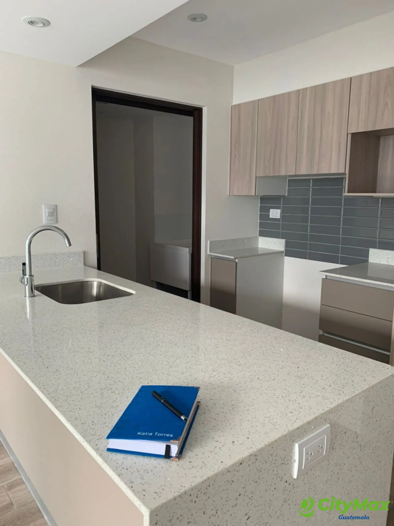 En venta apartamento San Isidro 20-21 Zona 16 - foto 13