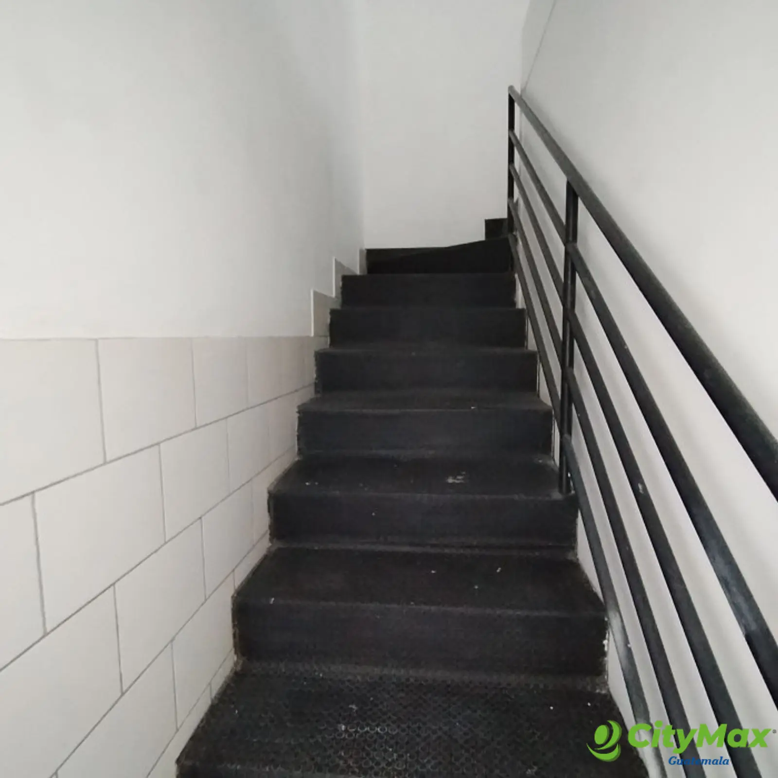 Local comercial en 20 calle zona 10 cerca a CC Pradera  - foto 6