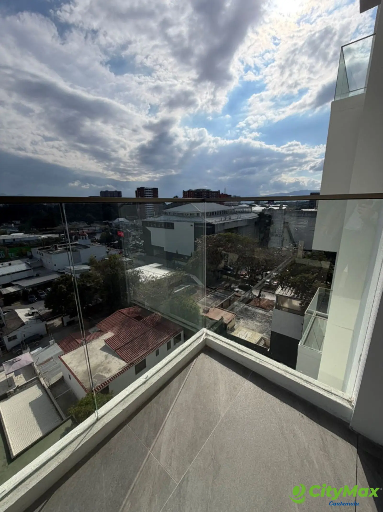 Apartamento en Renta de 3 Habitaciones en zona 10 - foto 5
