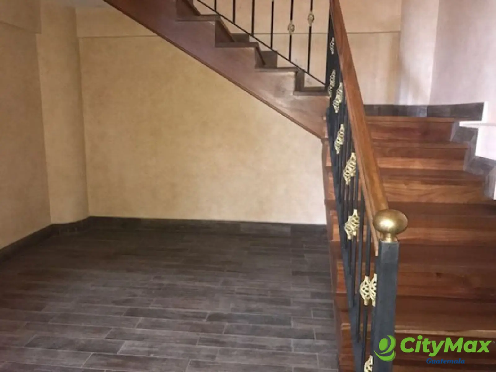 Casa en venta y renta en La Isla zona 15 - foto 8