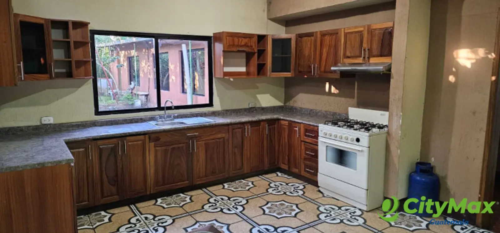 Amplia Casa en Venta o Renta en Colmenas Villas Canales - foto 8