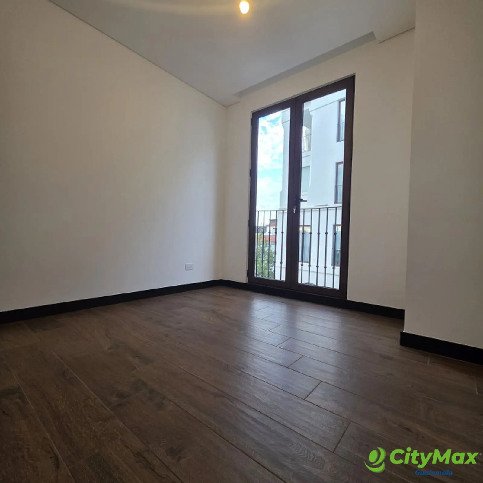 En Venta apartamento Zona 16 Lirios de Cayala - foto 11