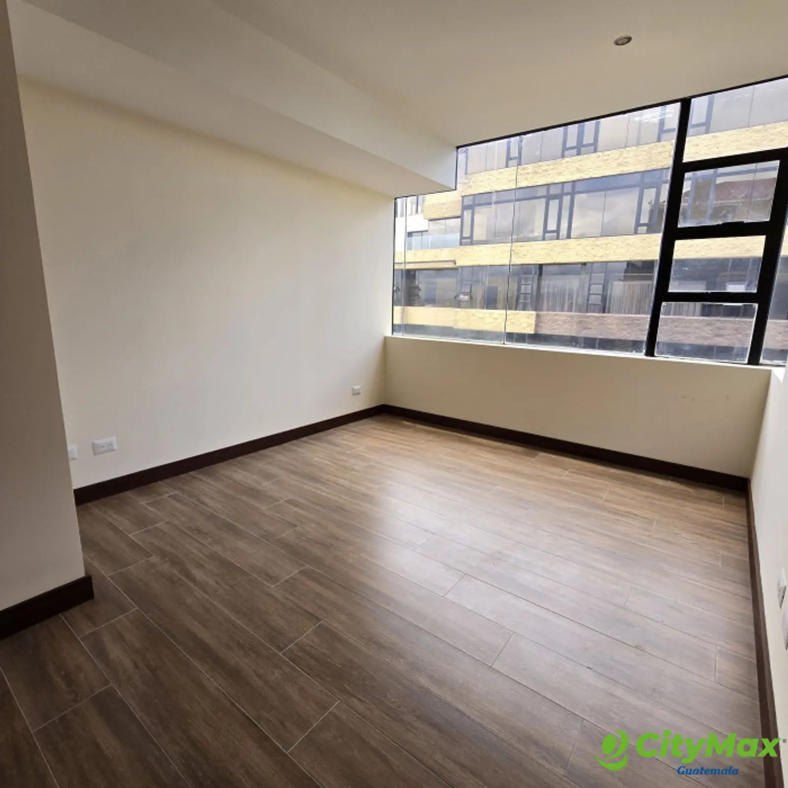 En Venta Apartamento en Zona 10 cercano a Oackland Z 10 - foto 18