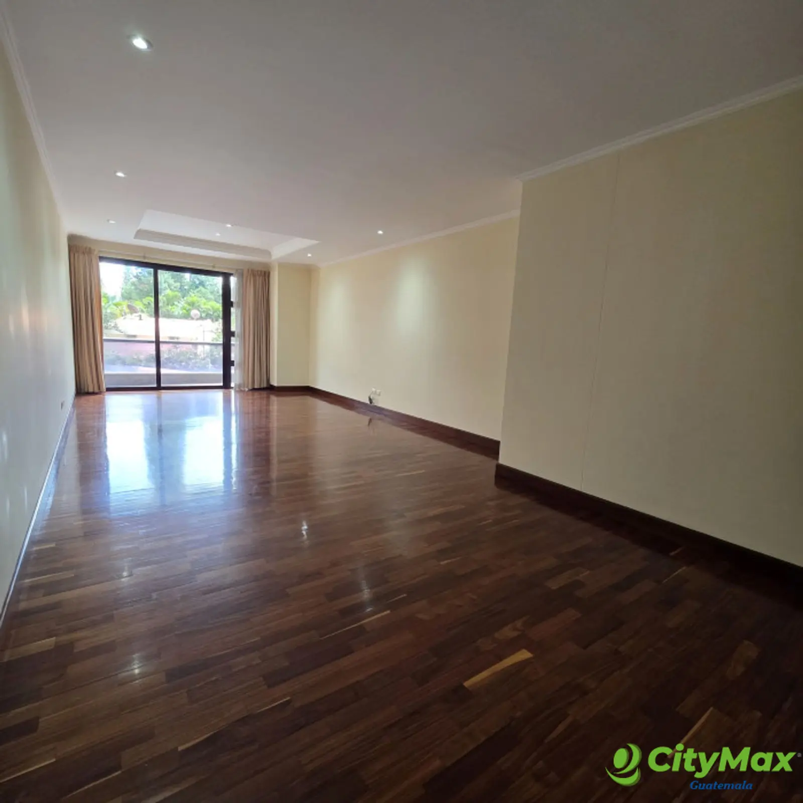 Apartamento En Renta en Zona 10 Altos De Santa Clara - foto 4