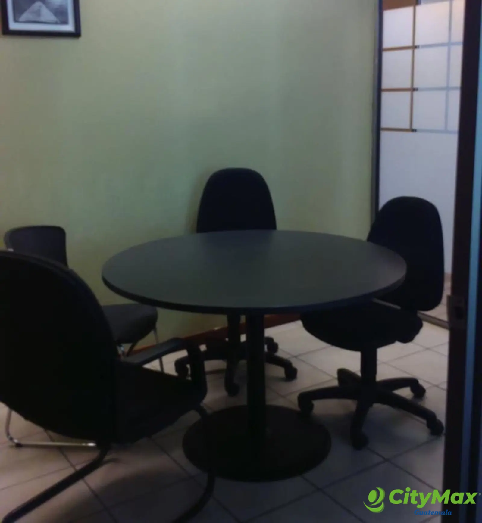 En Venta oficina construcción en zona 9 Reforma - foto 9