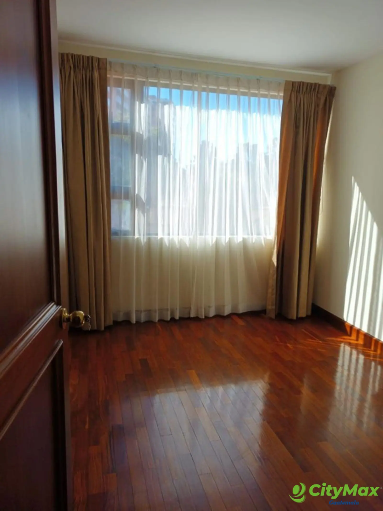 Apartamento En Renta en Zona 10 Altos De Santa Clara - foto 8