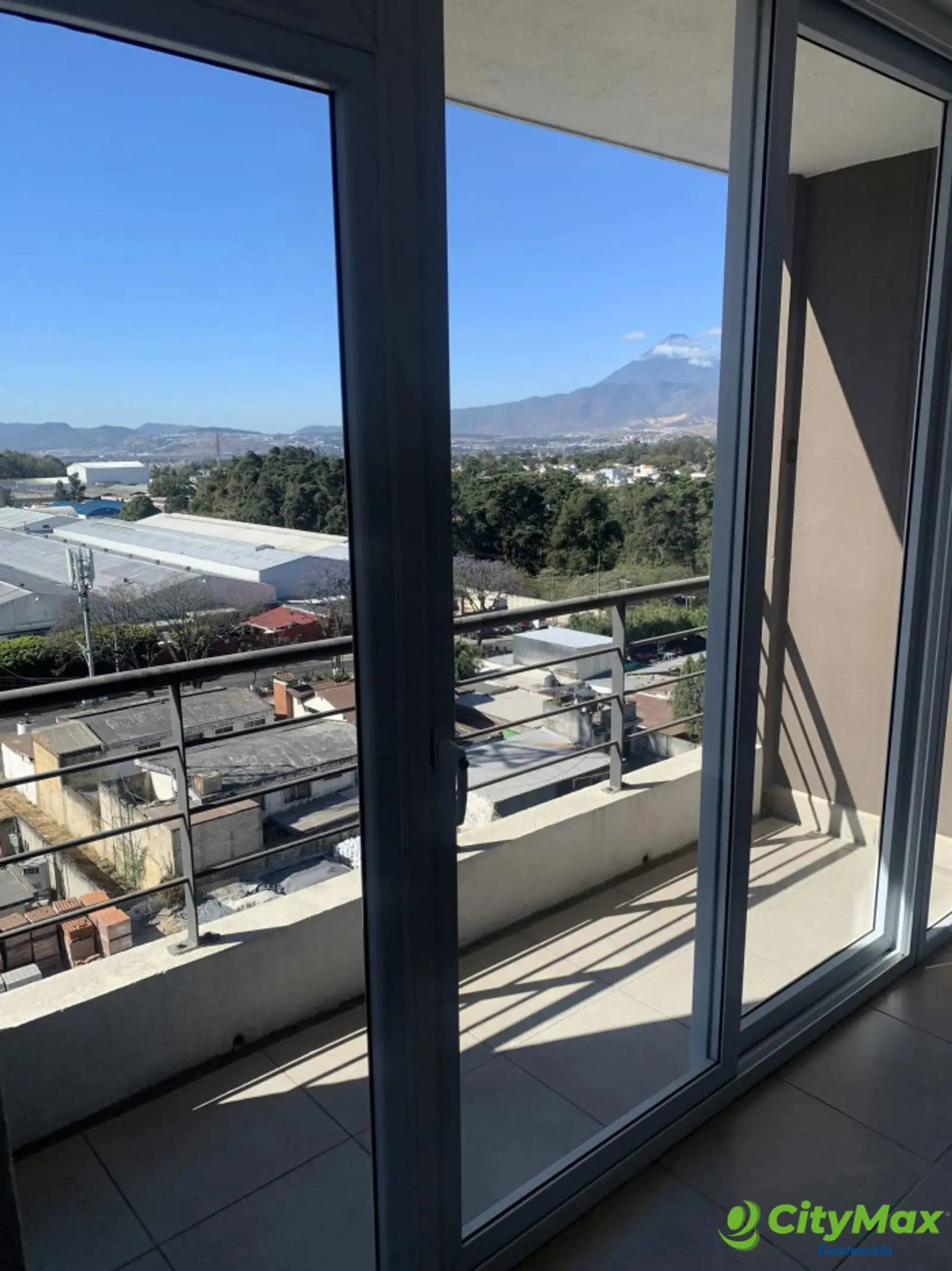 En Venta Apartamento En Villasol Zona 12 - foto 8