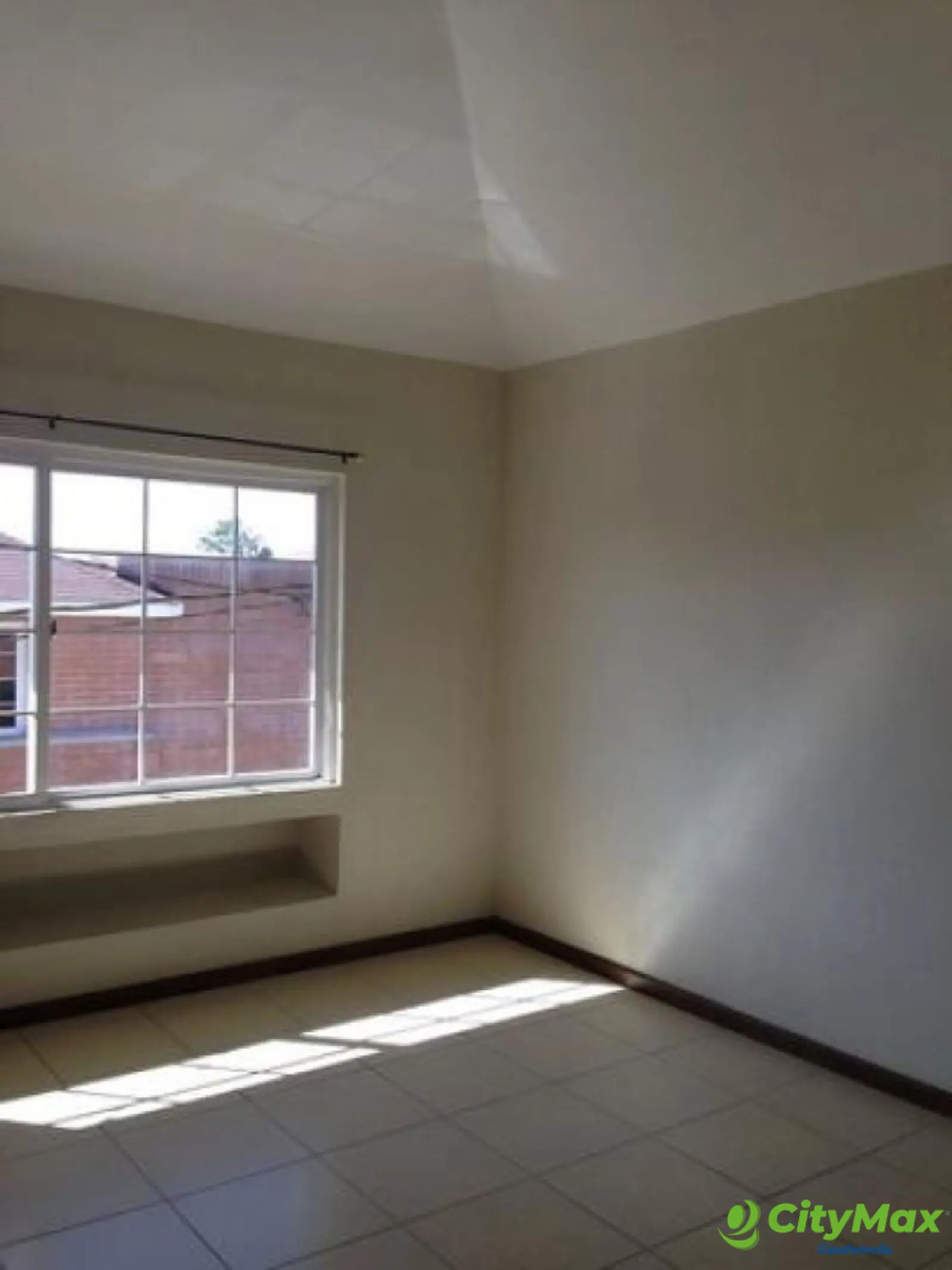 Casa en Venta en Los Cerezos Santa Catarina Pinula - foto 4