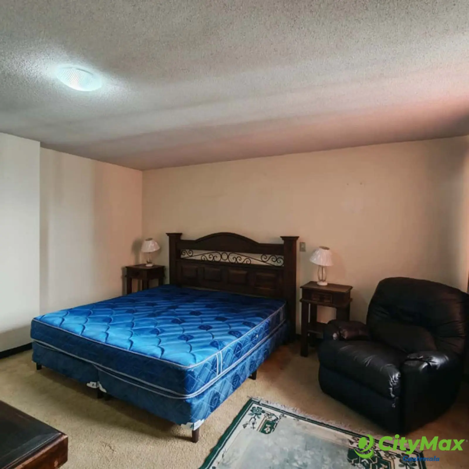 Amplio apartamento amueblado en renta en la zona 10 - foto 8
