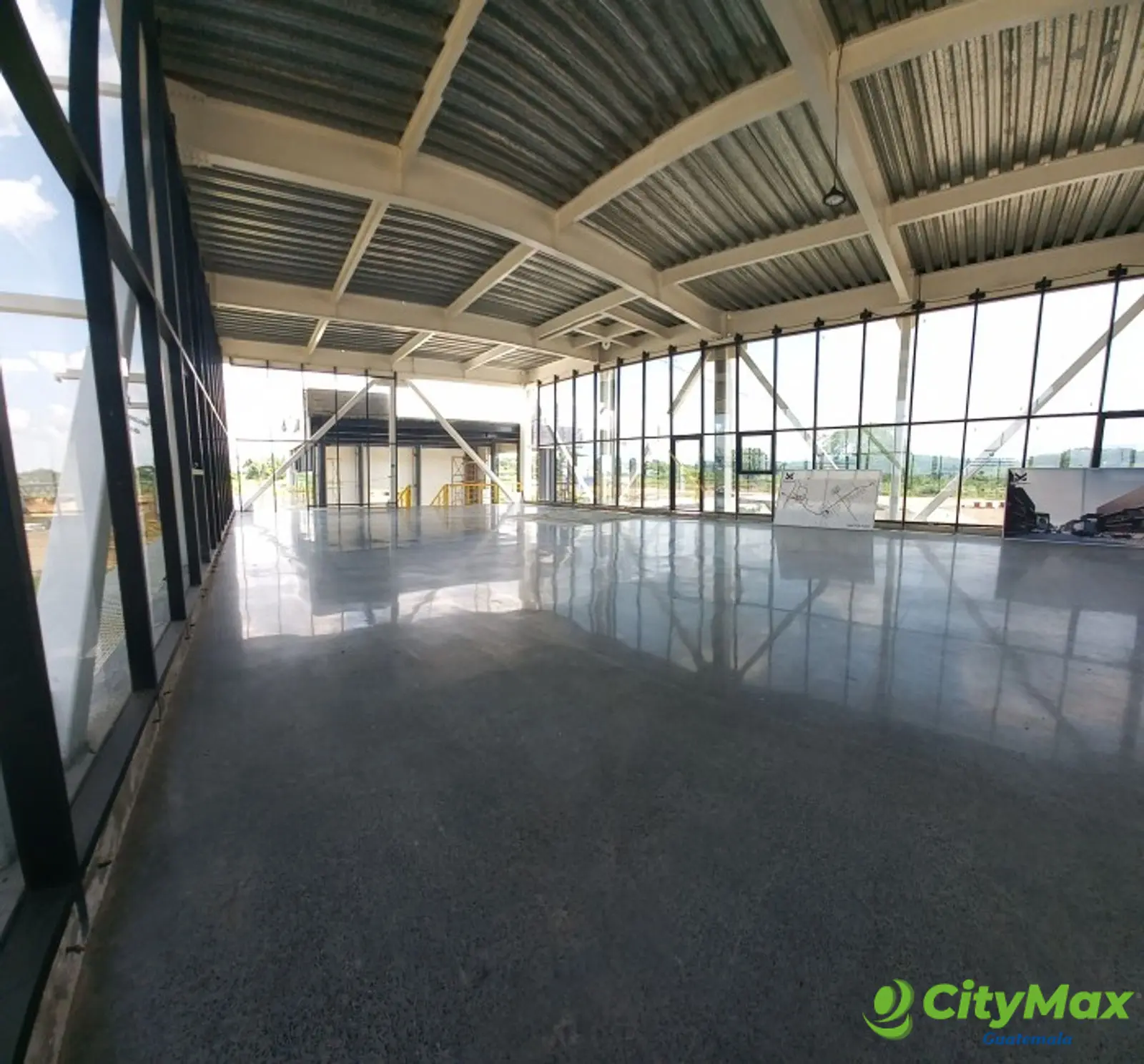 En venta o Alquiler bodegas cerca Puerto Quetzal - foto 2