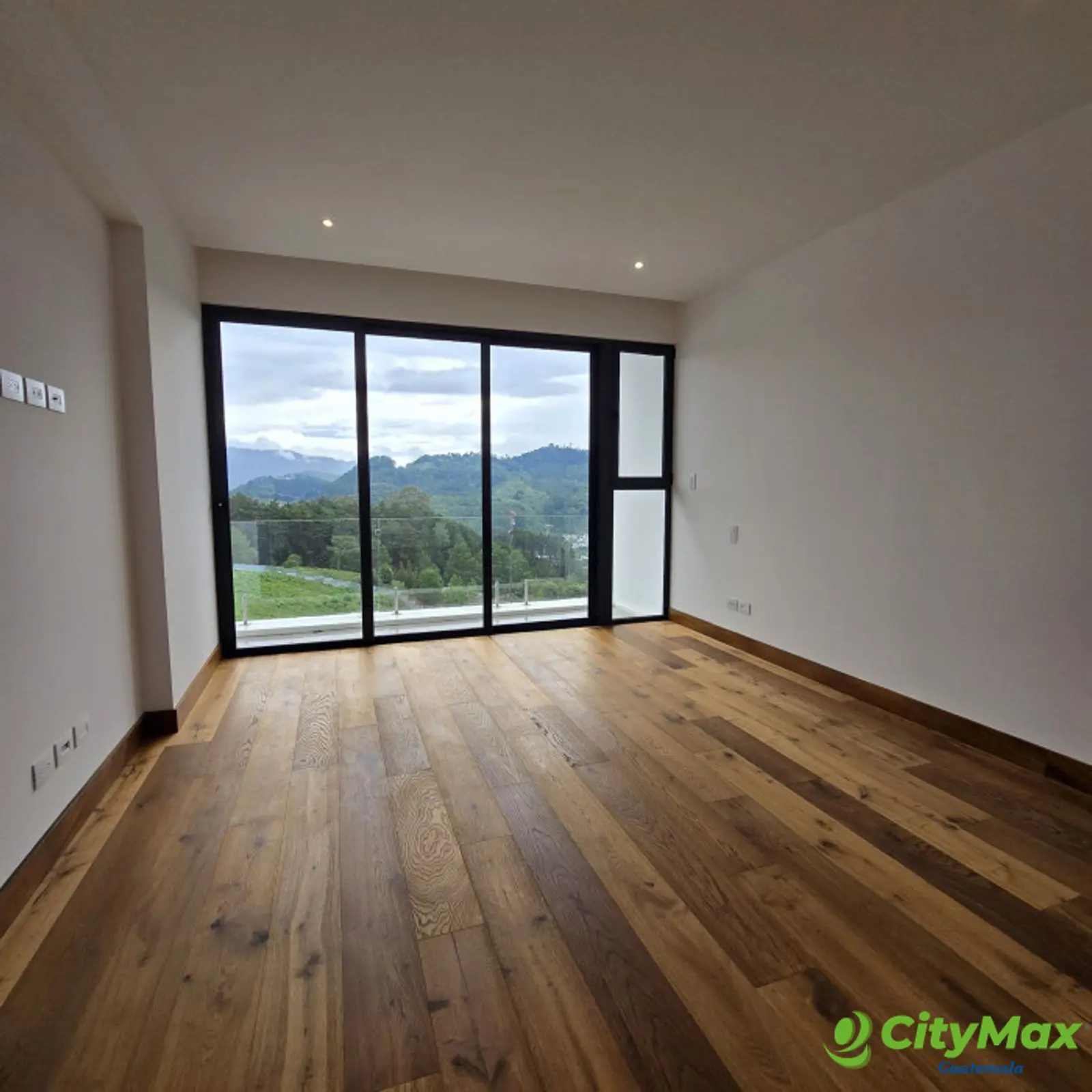 Lujosa Casa en Venta en Exclusiva Zona 16 el Pulte - foto 19