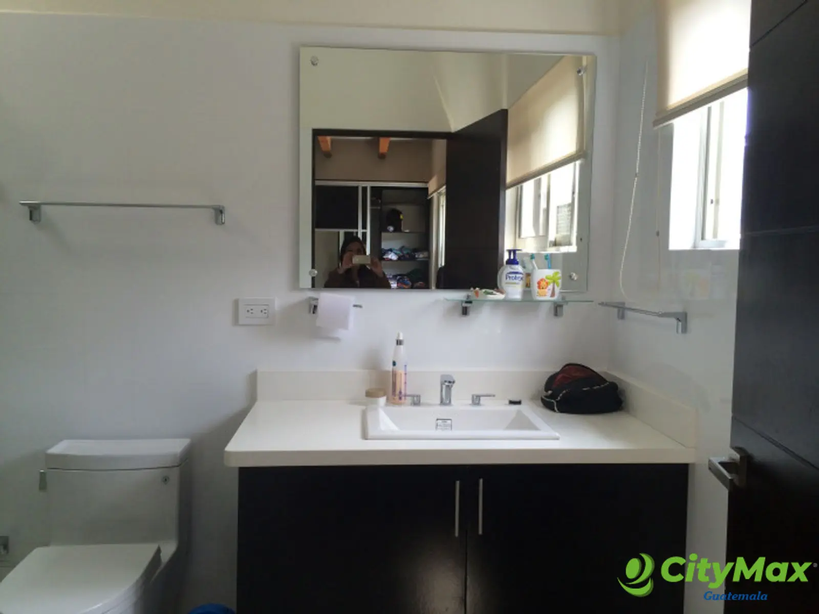 En Carretera a El Salvador amplia casa en venta!!!! - foto 14