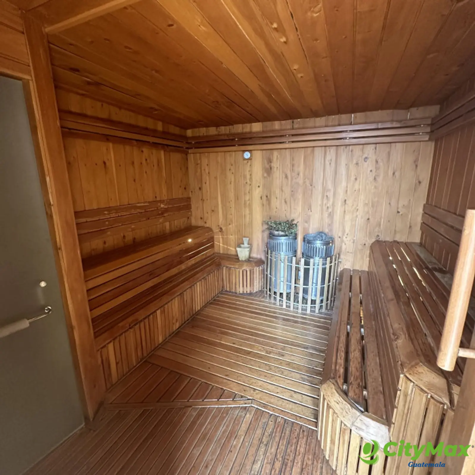Apartamento en Venta en Atrium zona 10 Guatemala - foto 13
