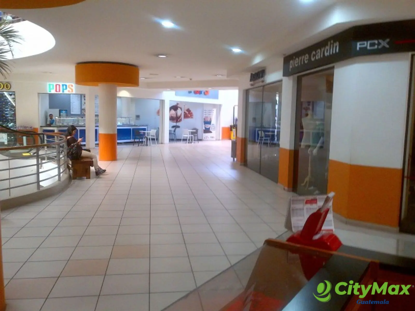 Local en renta en área de Food Court en zona 4  - foto 4