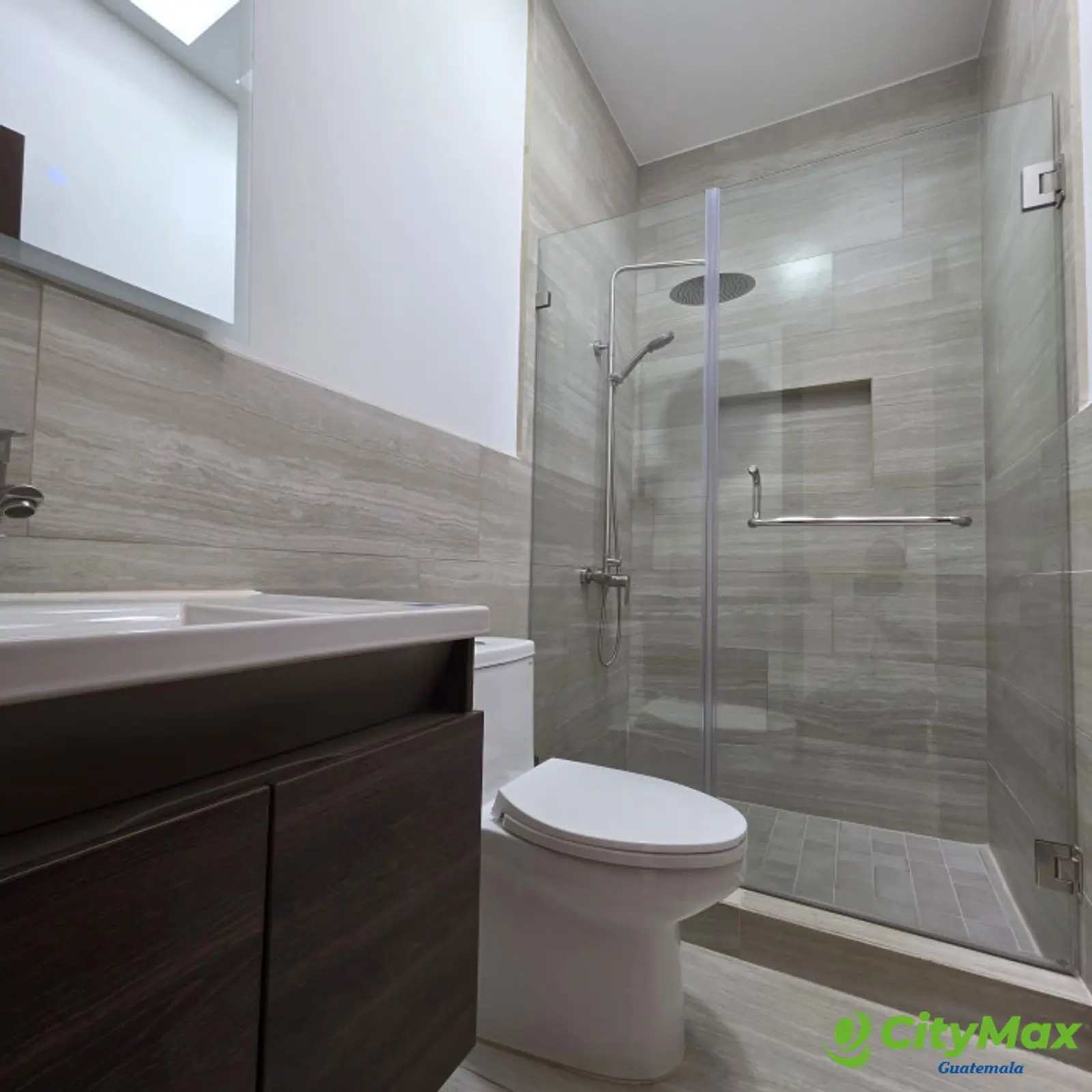 Exclusiva Casa en Venta en Laguna El Pino Guatemala - foto 17
