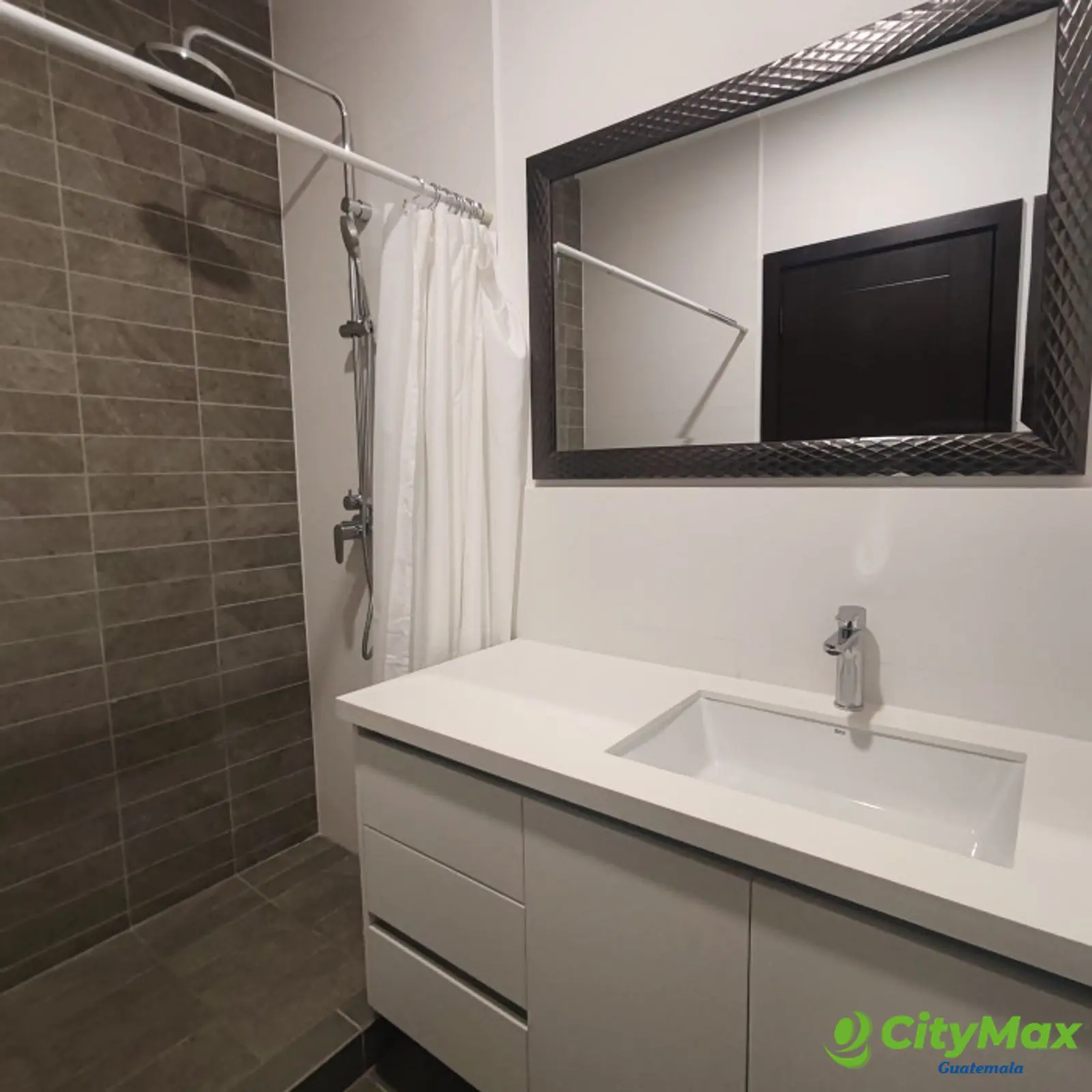 Apartamento en renta en Lirios de Cayala zona 16 - foto 13