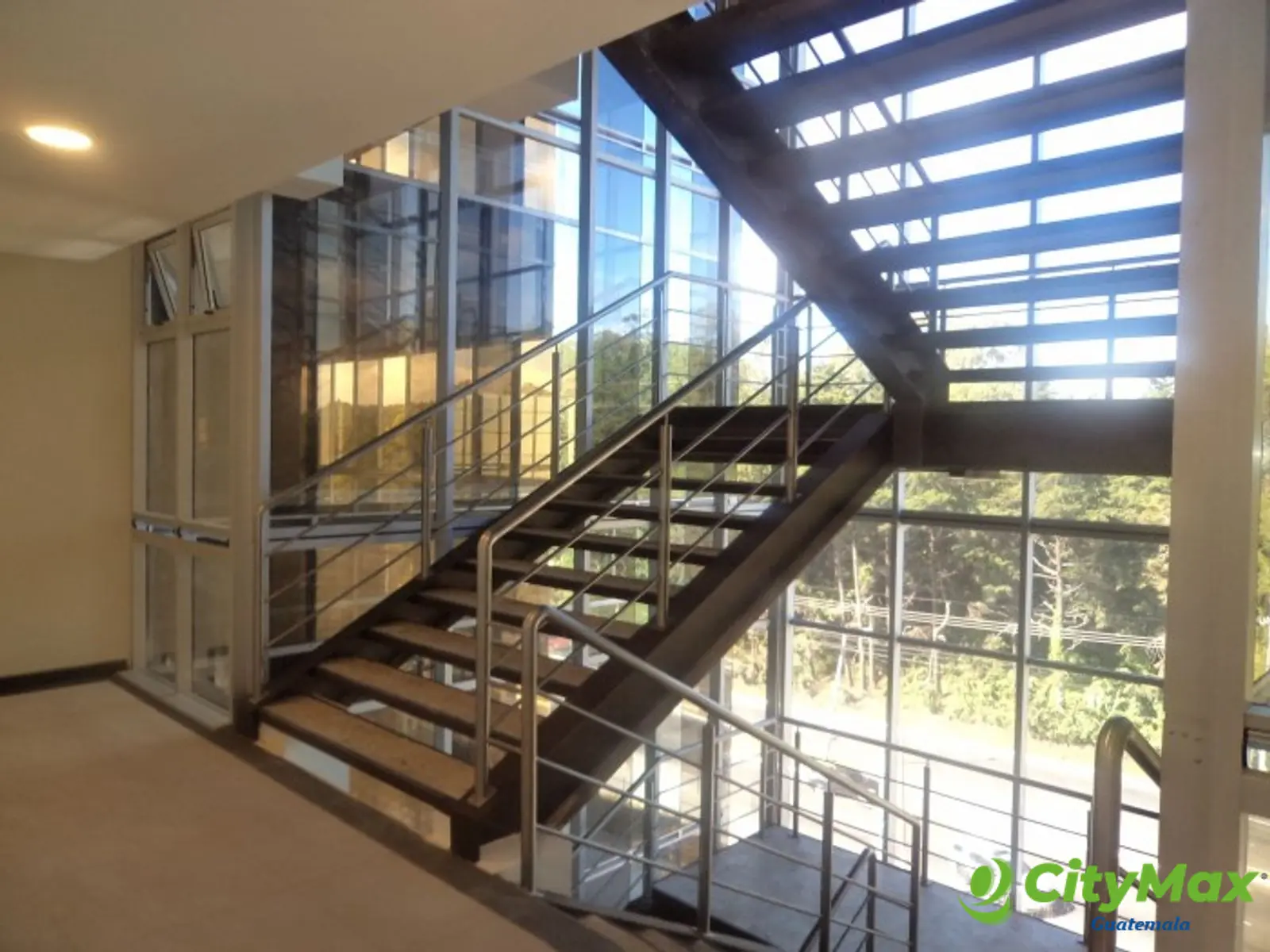 Alquilo Oficina con 86.20m2 en Carretera El Salvador - foto 3