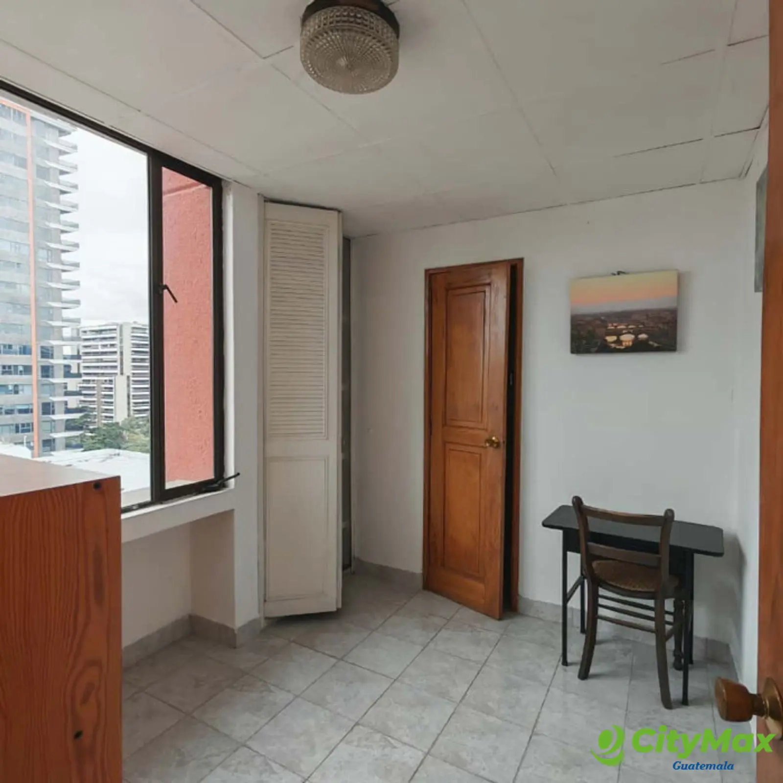 Amplio apartamento amueblado en renta en la zona 10 - foto 5