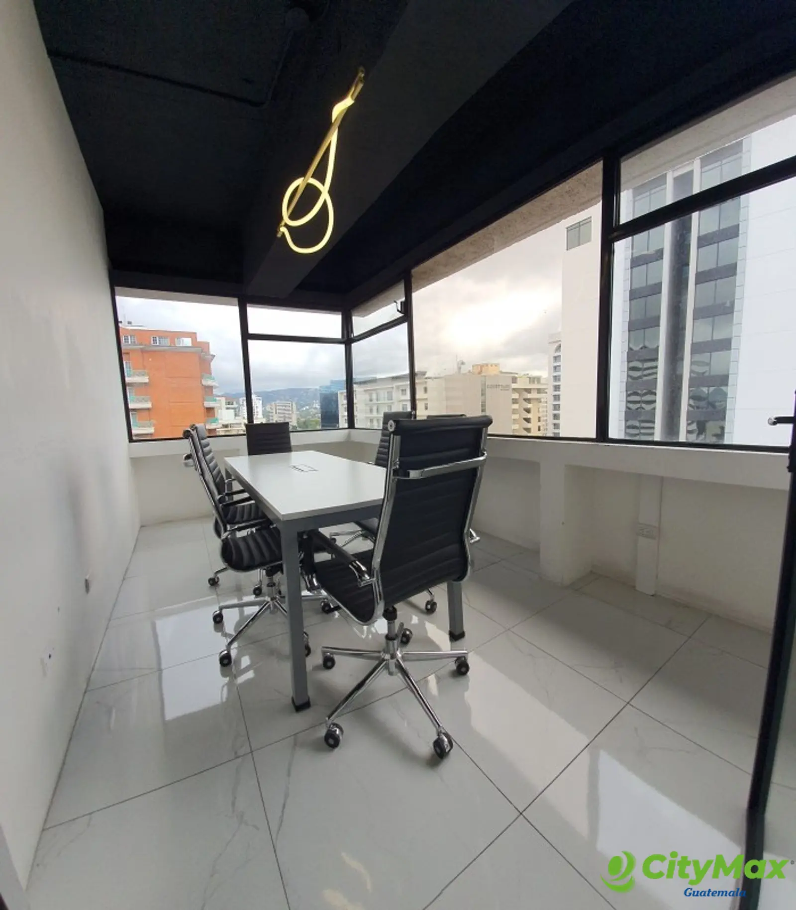 Oficinas en Avenida Reforma Zona 10 - foto 5